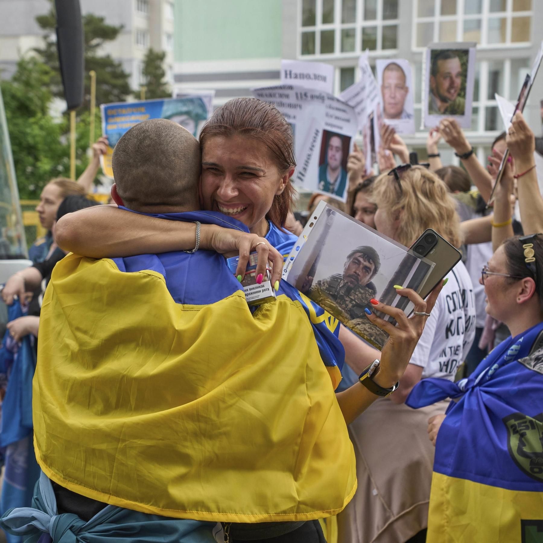 Bislang größter russisch-ukrainischer Gefangenenaustausch abgeschlossen