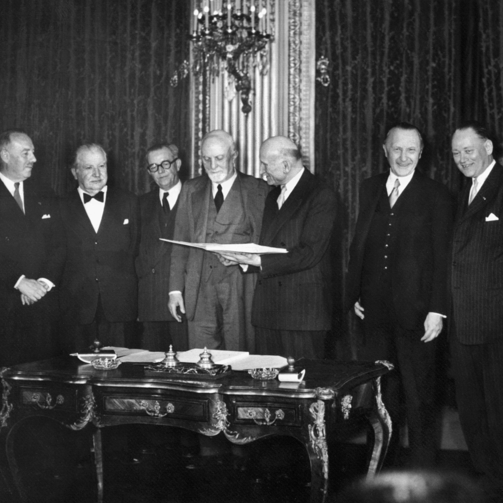 Grundstein Europas: Die Montanunion ist besiegelt | 18.4.1951