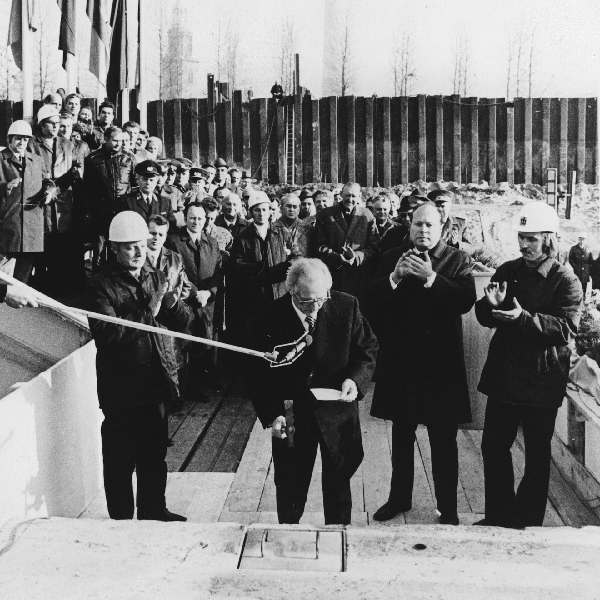 Grundsteinlegung für den "Palast der Republik" | 2.11.1973
