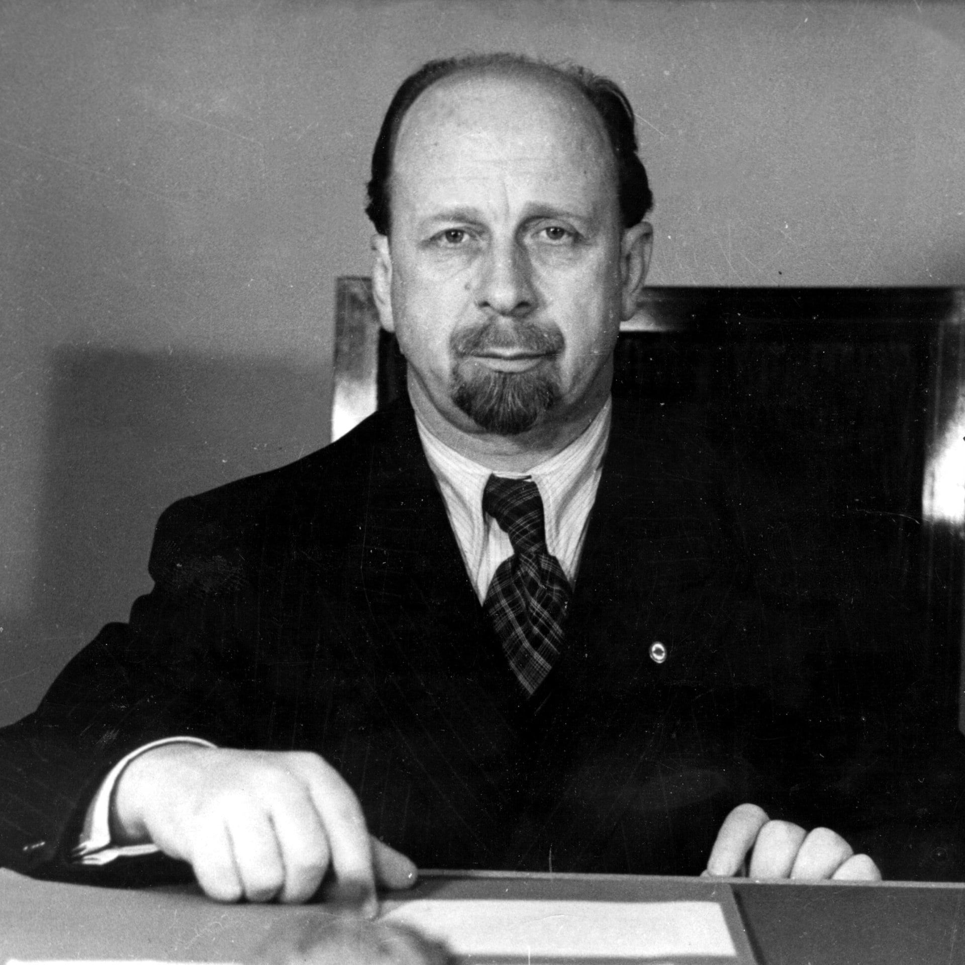 SED beschließt planmäßigen Ausbau des Sozialismus | 9.7.1952