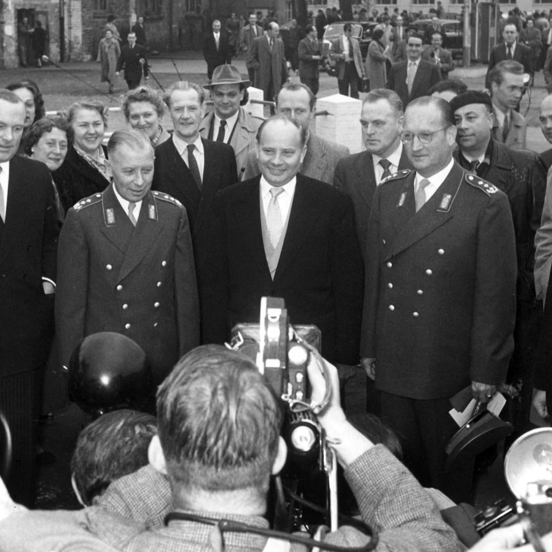 Bundeswehr startet mit 101 Soldaten | 12.11.1955