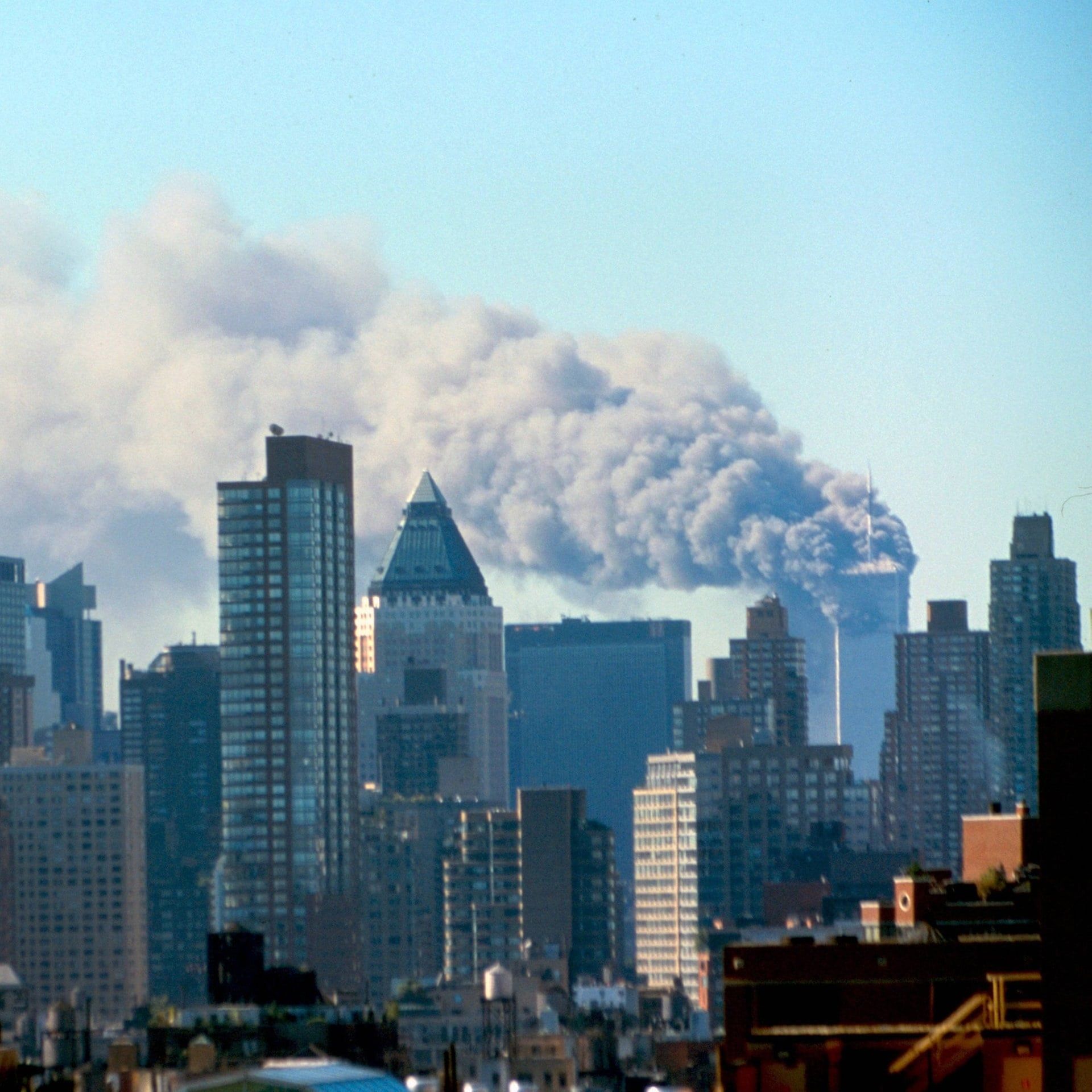 15:00 Uhr: Tagesschau meldet: World Trade Center in Flammen | Claus Kleber berichtet aus Washington | 11.9.2001