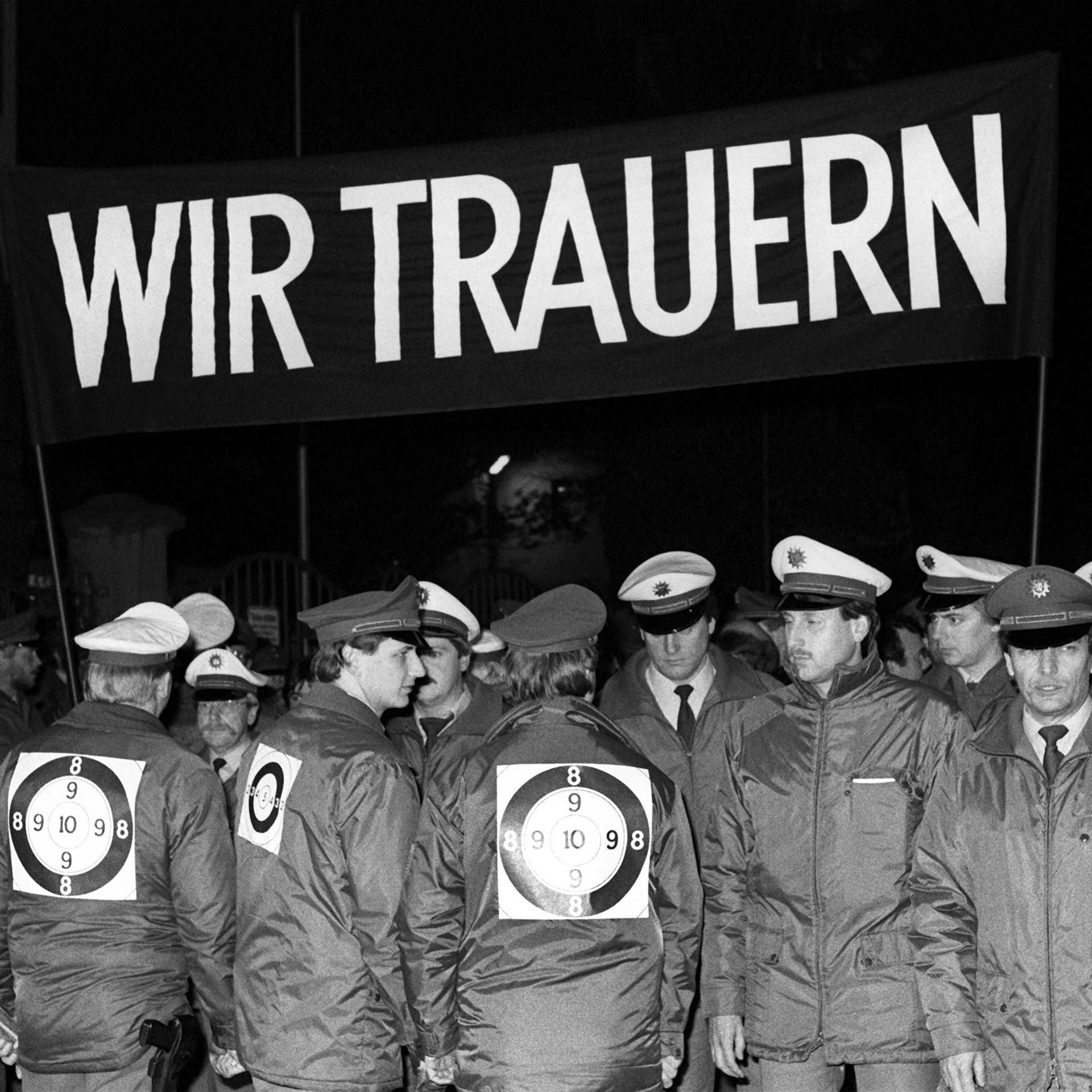 Demonstrant erschießt zwei Polizisten an der Startbahn West | 3.11.1987