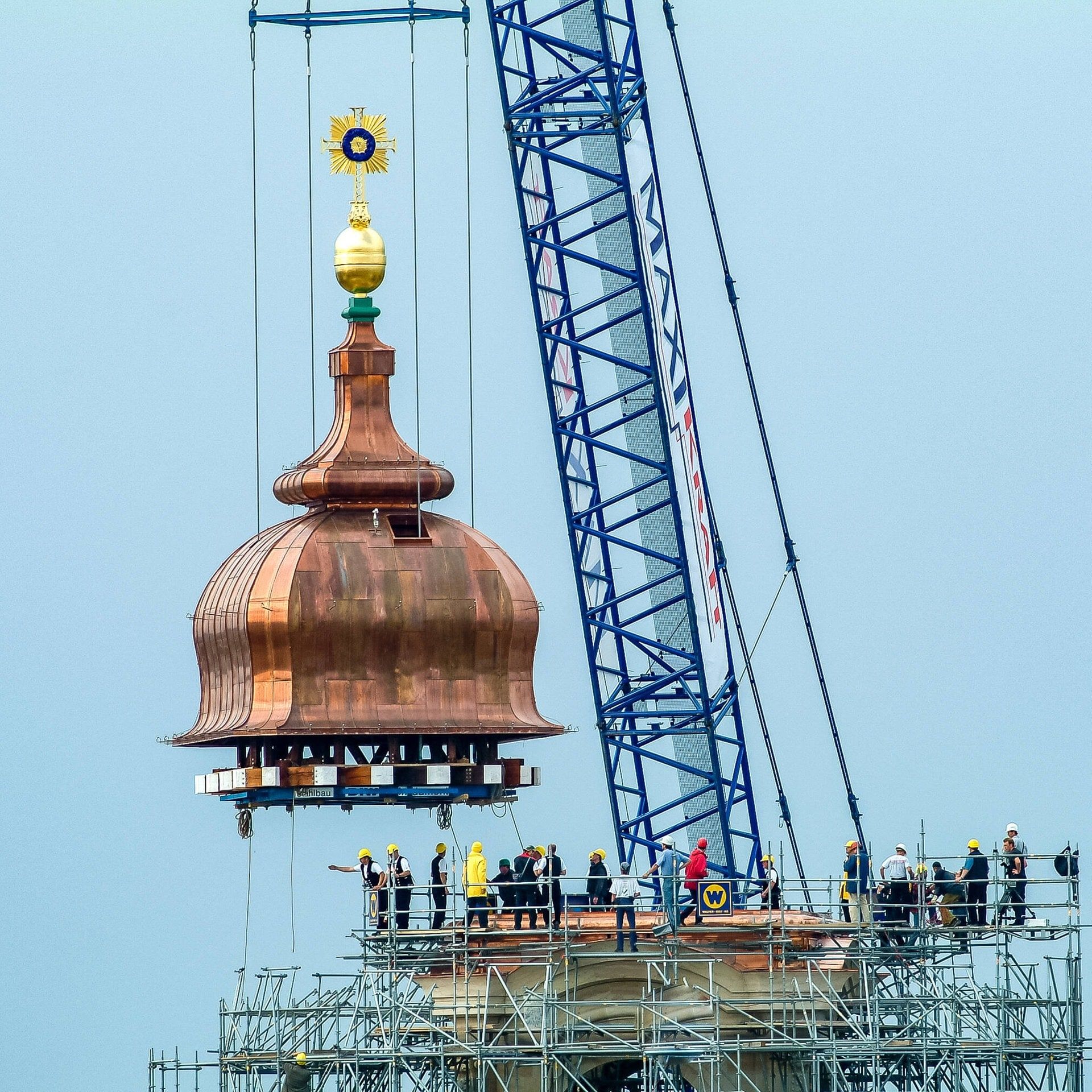 Wiederaufbau der Dresdner Frauenkirche abgeschlossen | 21. und 22.6.2004