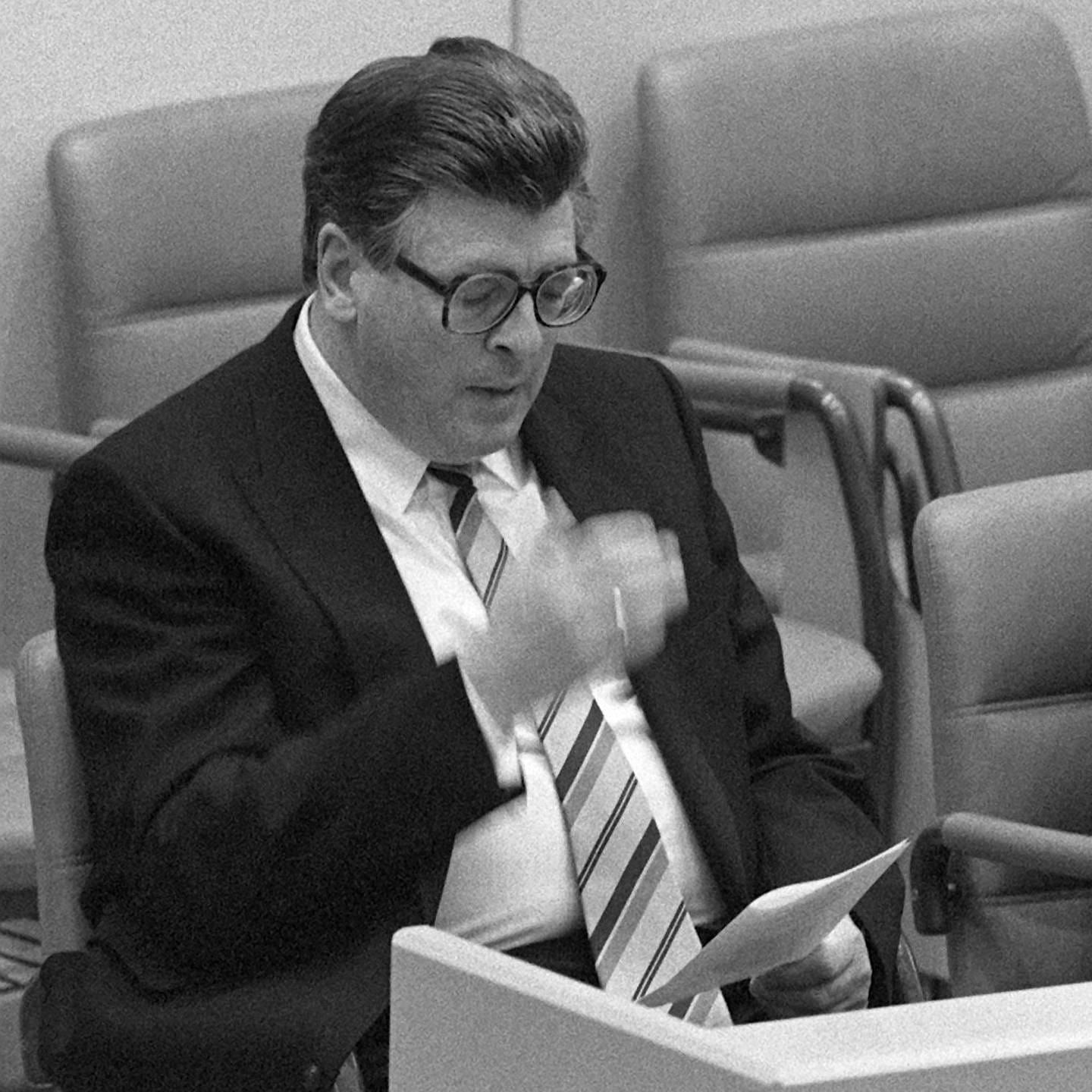 Eklat durch Rede Philipp Jenningers anlässlich des Jahrestages der Reichspogromnacht | 10.11.1988