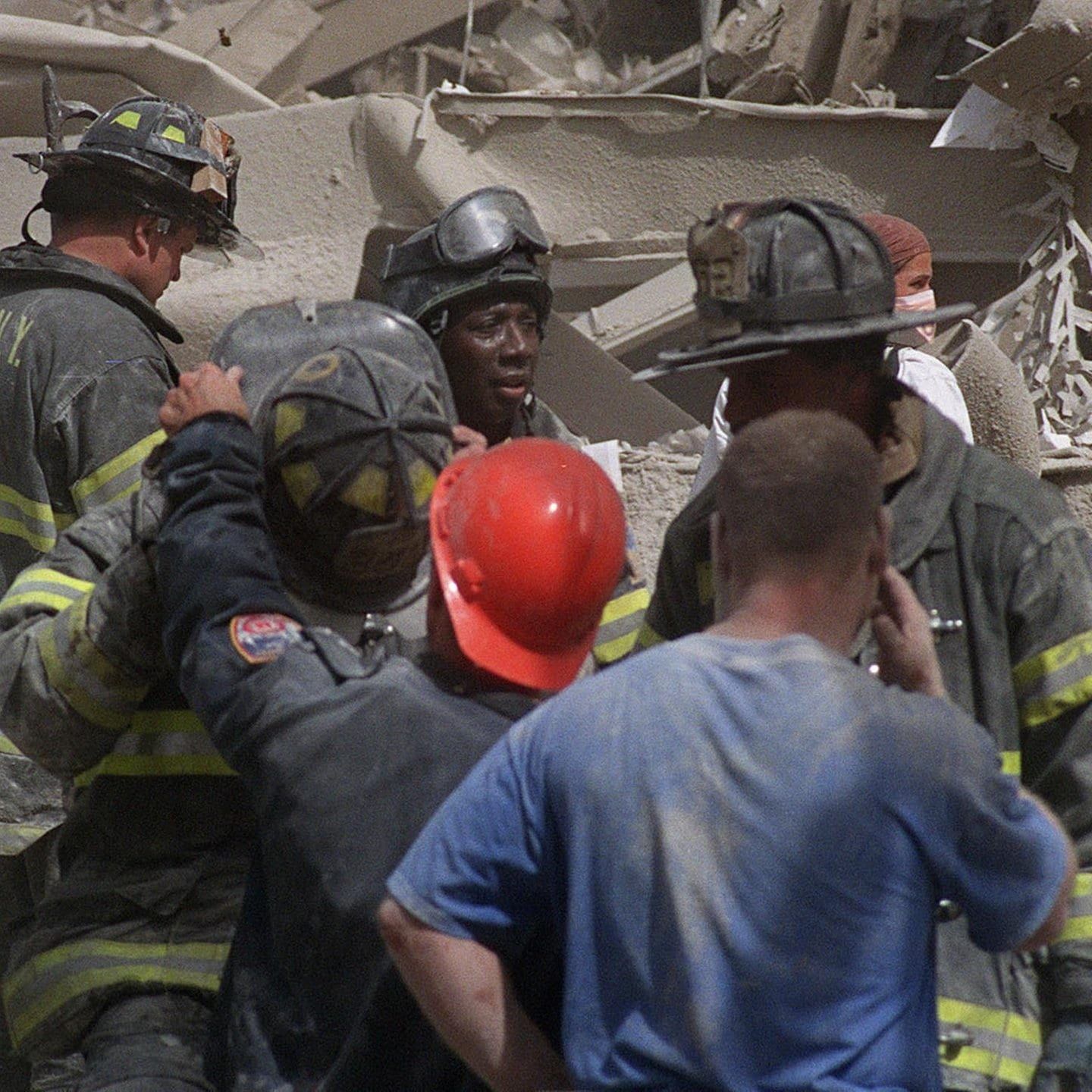 14:46 Uhr: Mitschnitt des Funkverkehrs der New Yorker Feuerwehr | 11.9.2001