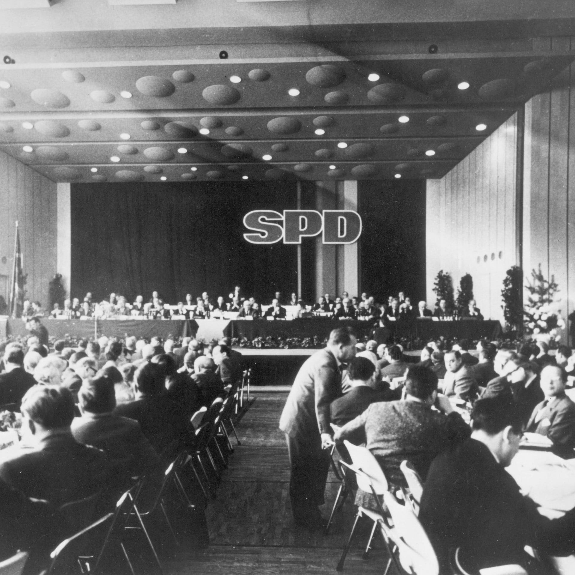 Willy Brandt wirbt für das „Godesberger Programm“ | 13.11.1959 | SPD
