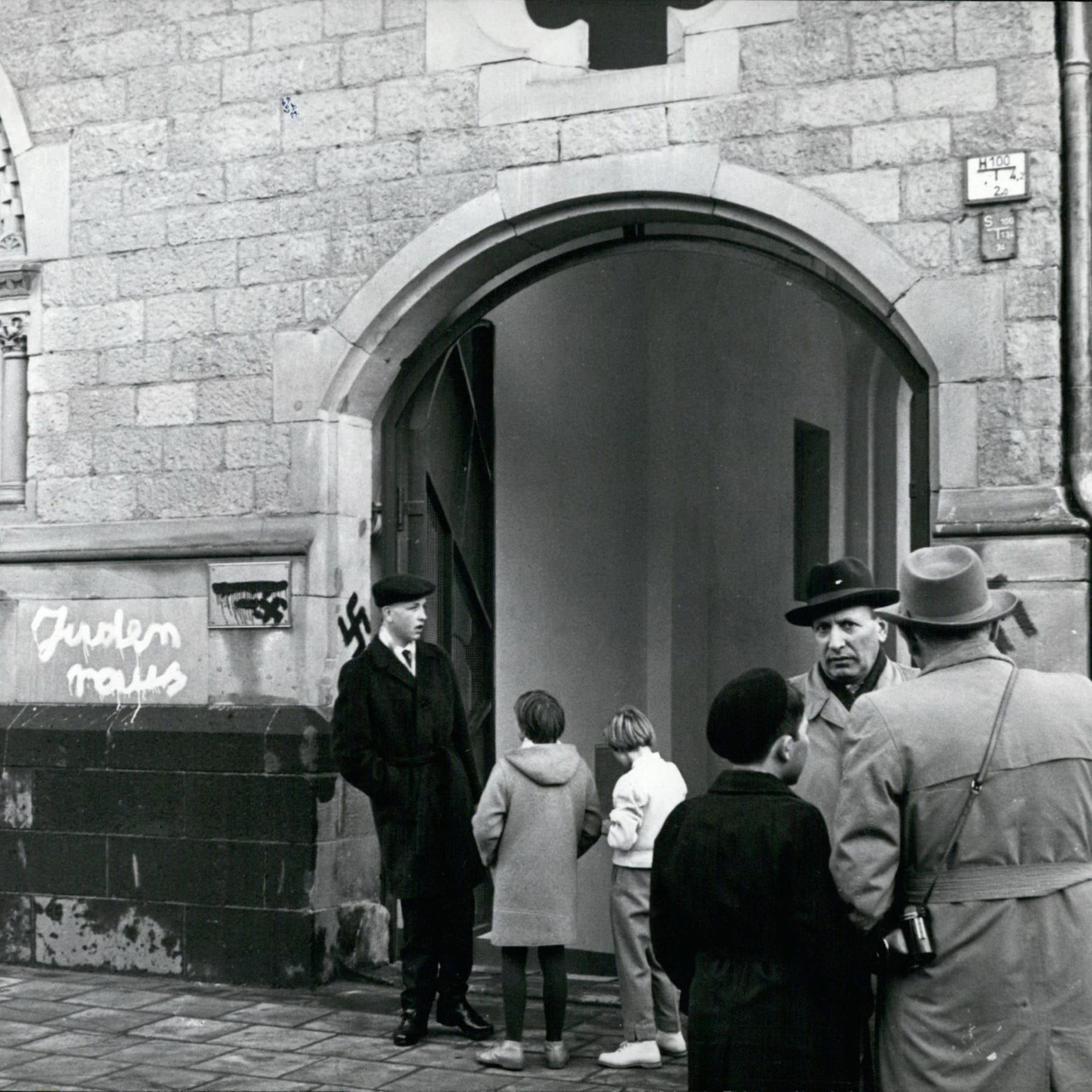Adenauer zu Synagogenschändung in Köln | 16.1.1960