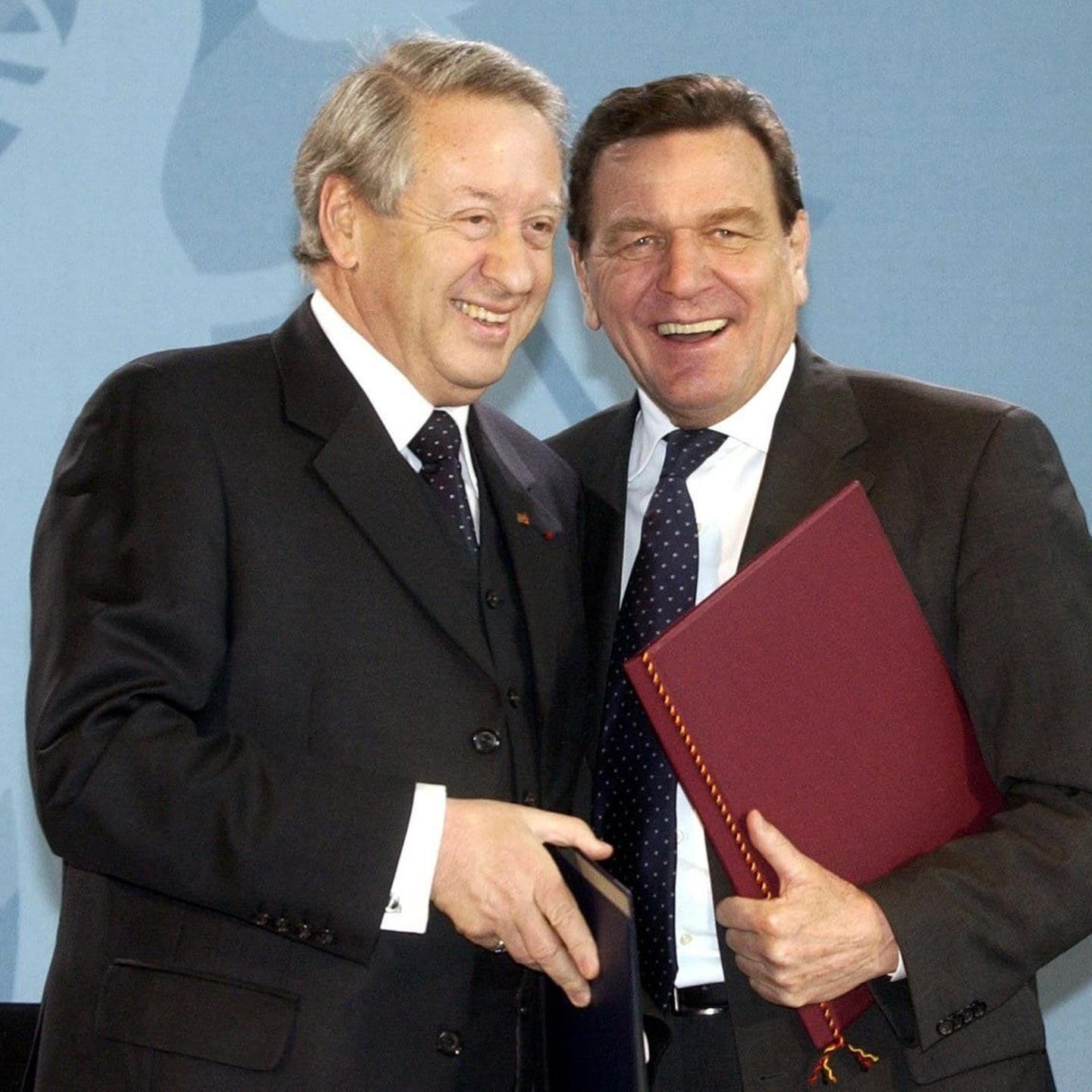 Zentralrat der Juden und Bundesregierung unterzeichnen Staatsvertrag | 27.1.2003