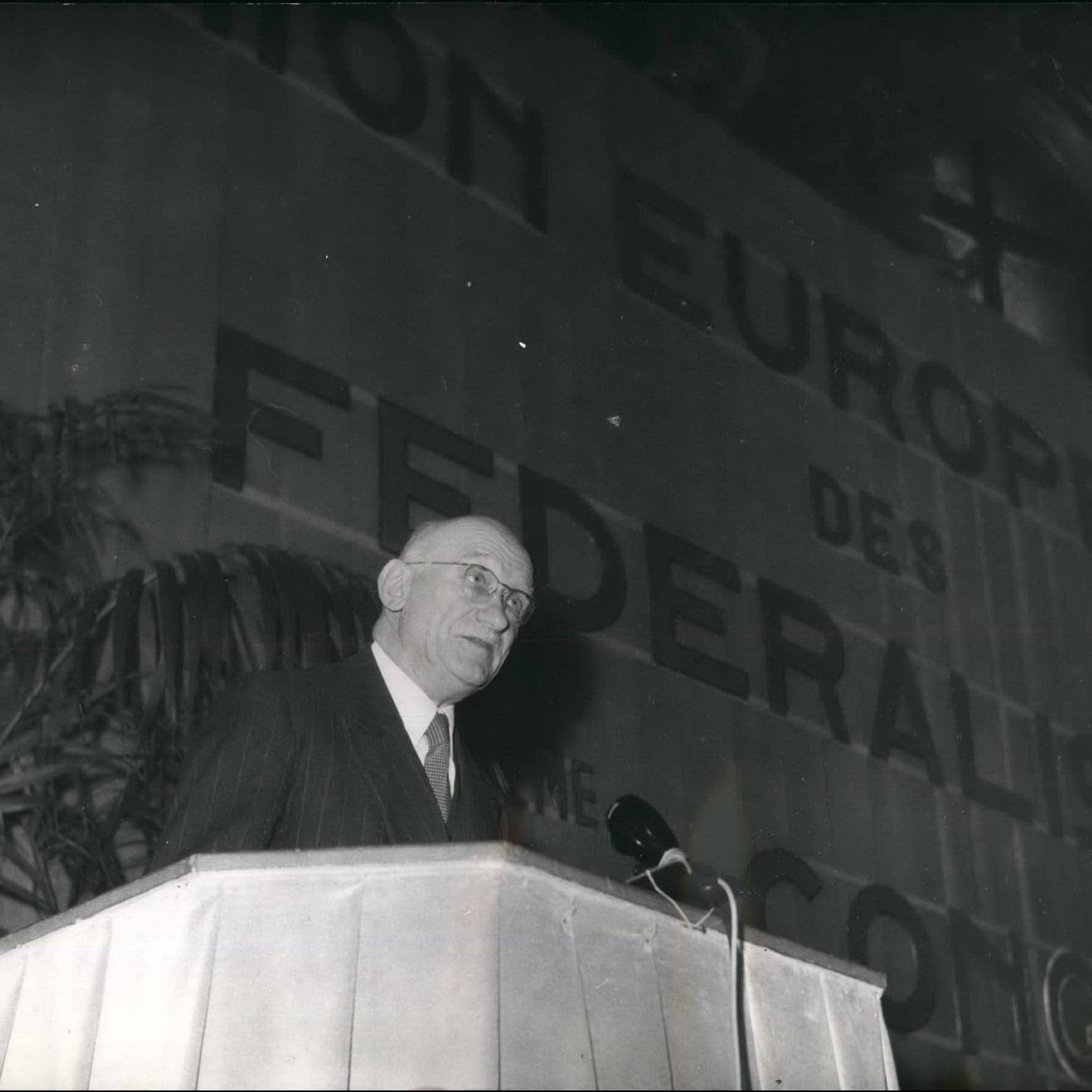 Robert Schuman plädiert für Europa-Armee | 5.1.1955
