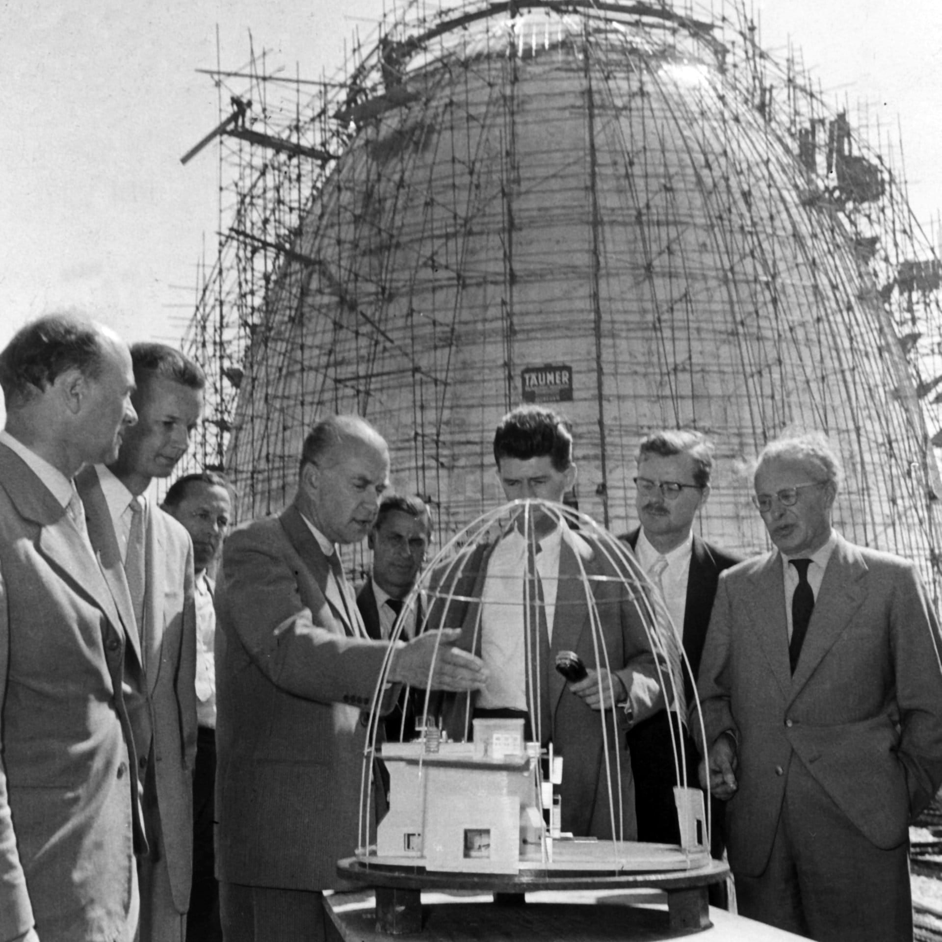 Erster deutscher Atomreaktor in Garching | 30.10.1957 | Kernenergie