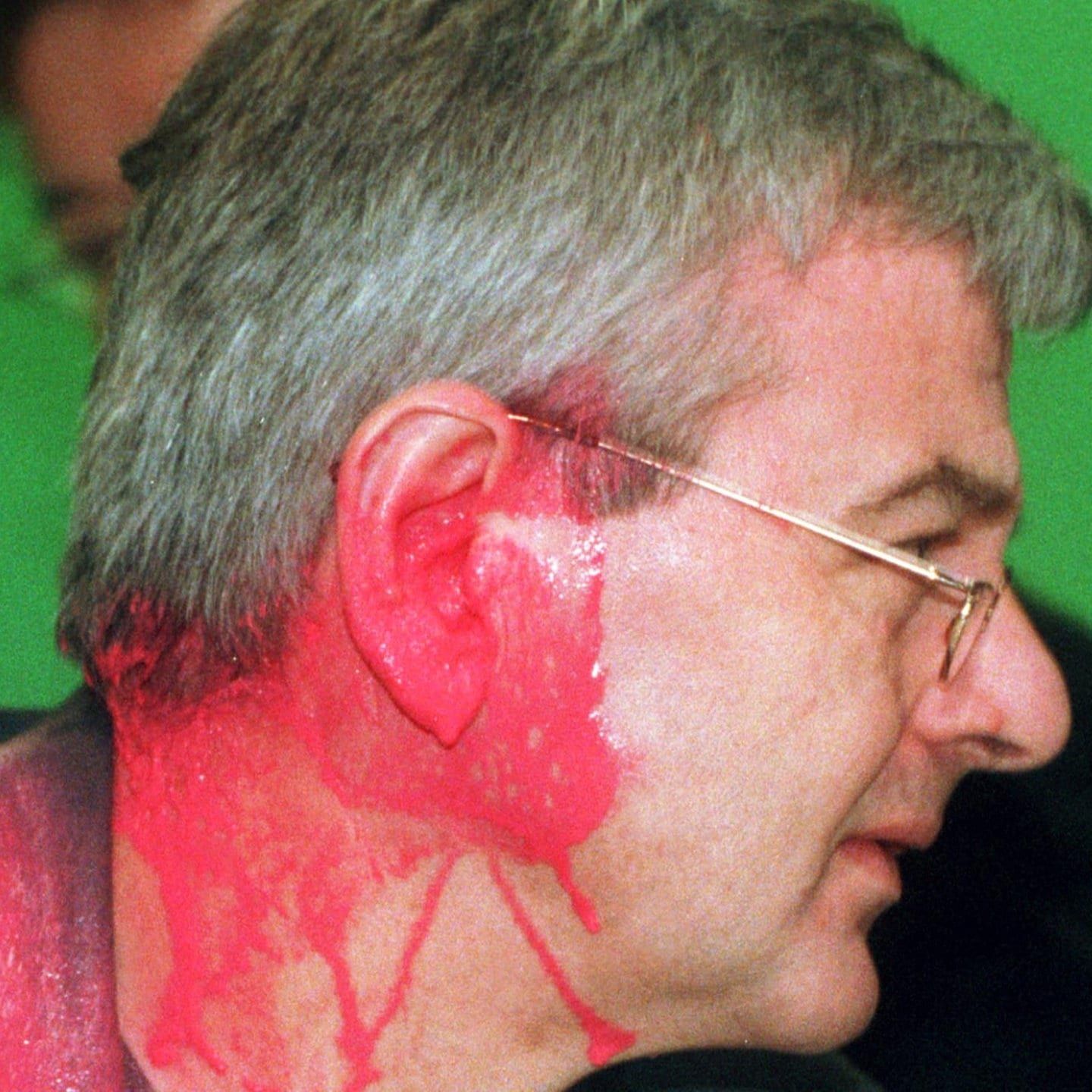 Grüner Außenminister Joschka Fischer für Kriegseinsatz der Bundeswehr im Kosovo | 13.5.1999