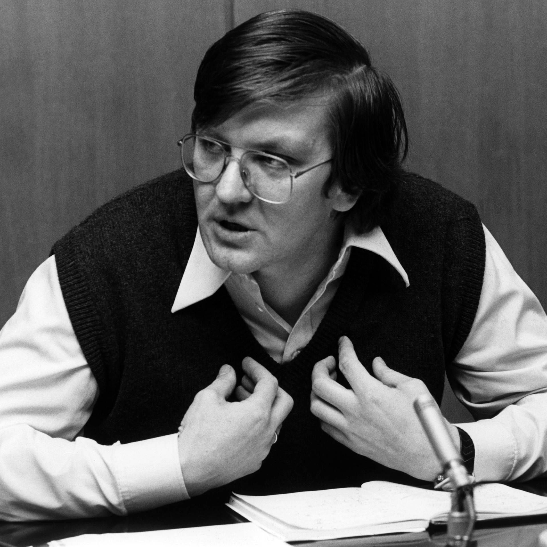 Winfried Kretschmann denkt wegen Parteiausschluss-Forderung über Parteiwechsel nach | 12.10.1990