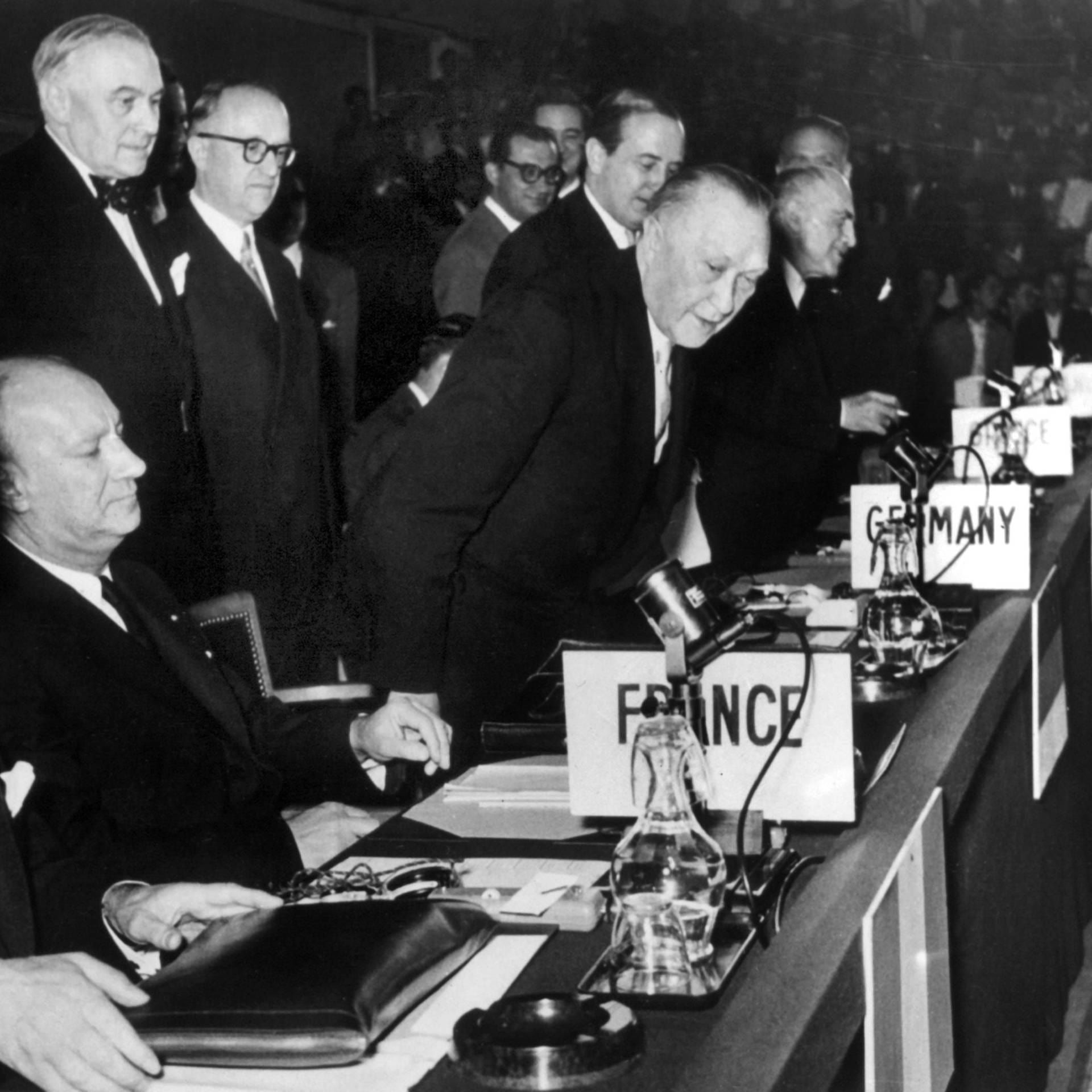 Die Bundesrepublik tritt der NATO bei | 9.5.1955