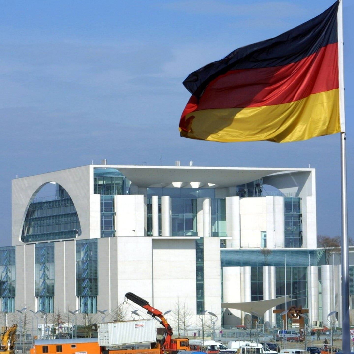 Das Kanzleramt in Berlin wird eröffnet | 2.5.2001