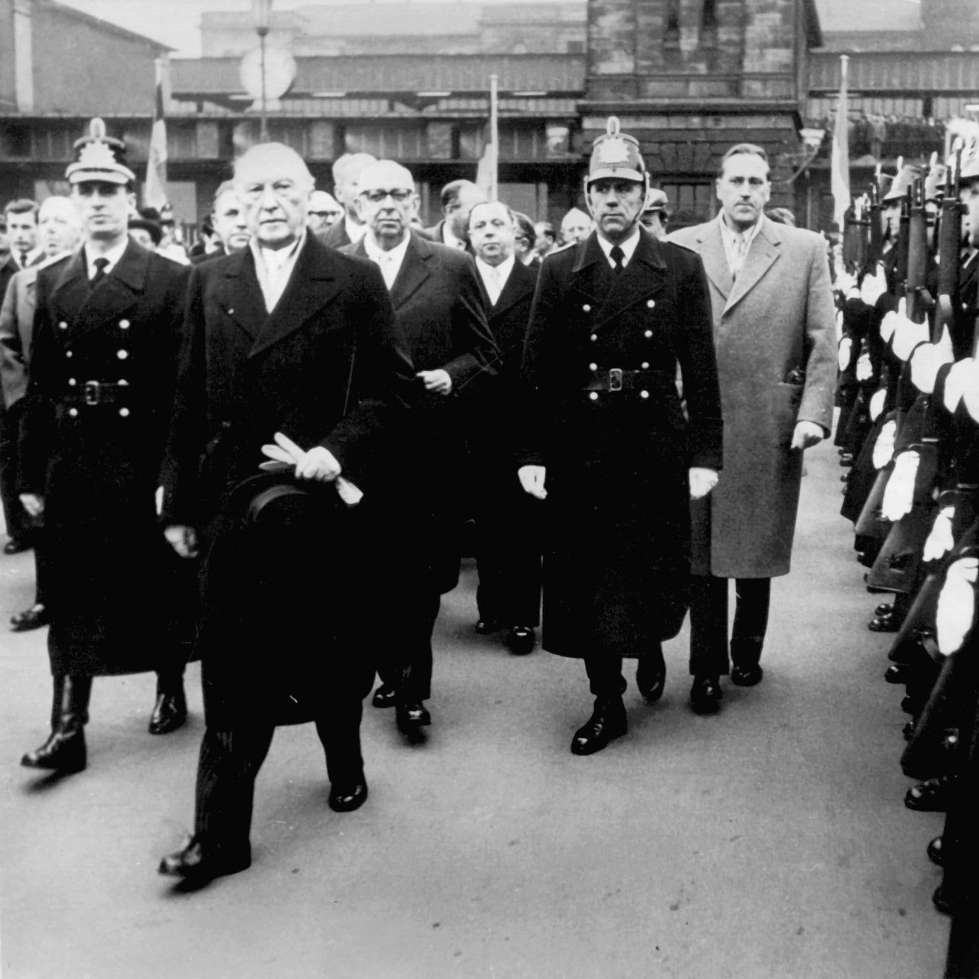 Saarland wieder Teil der Bundesrepublik: Konrad Adenauer zur "Kleinen Wiedervereinigung" | 1.1.1957