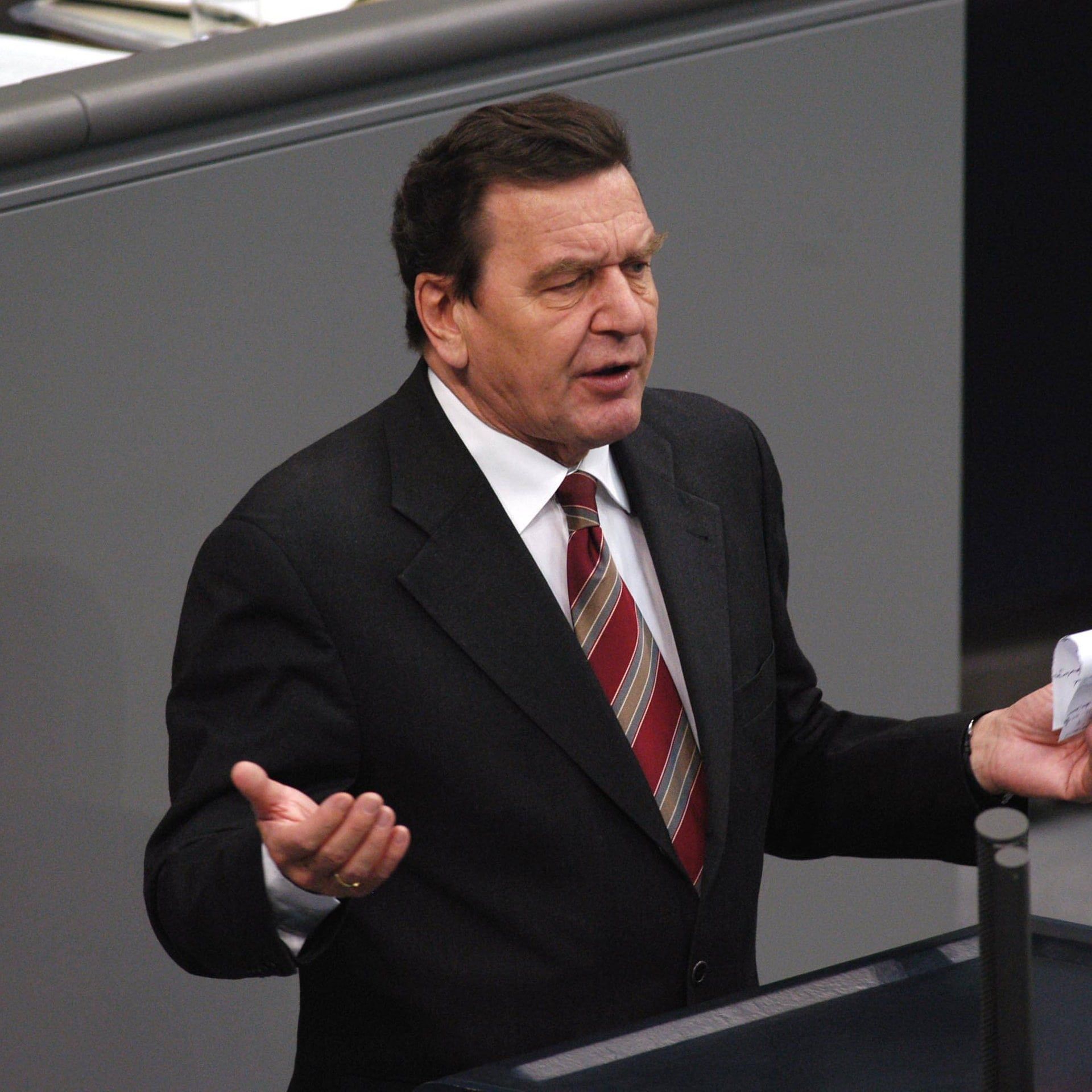 Gerhard Schröder kündigt "Agenda 2010" an – Der Anfang von Hartz IV | 14.3.2002