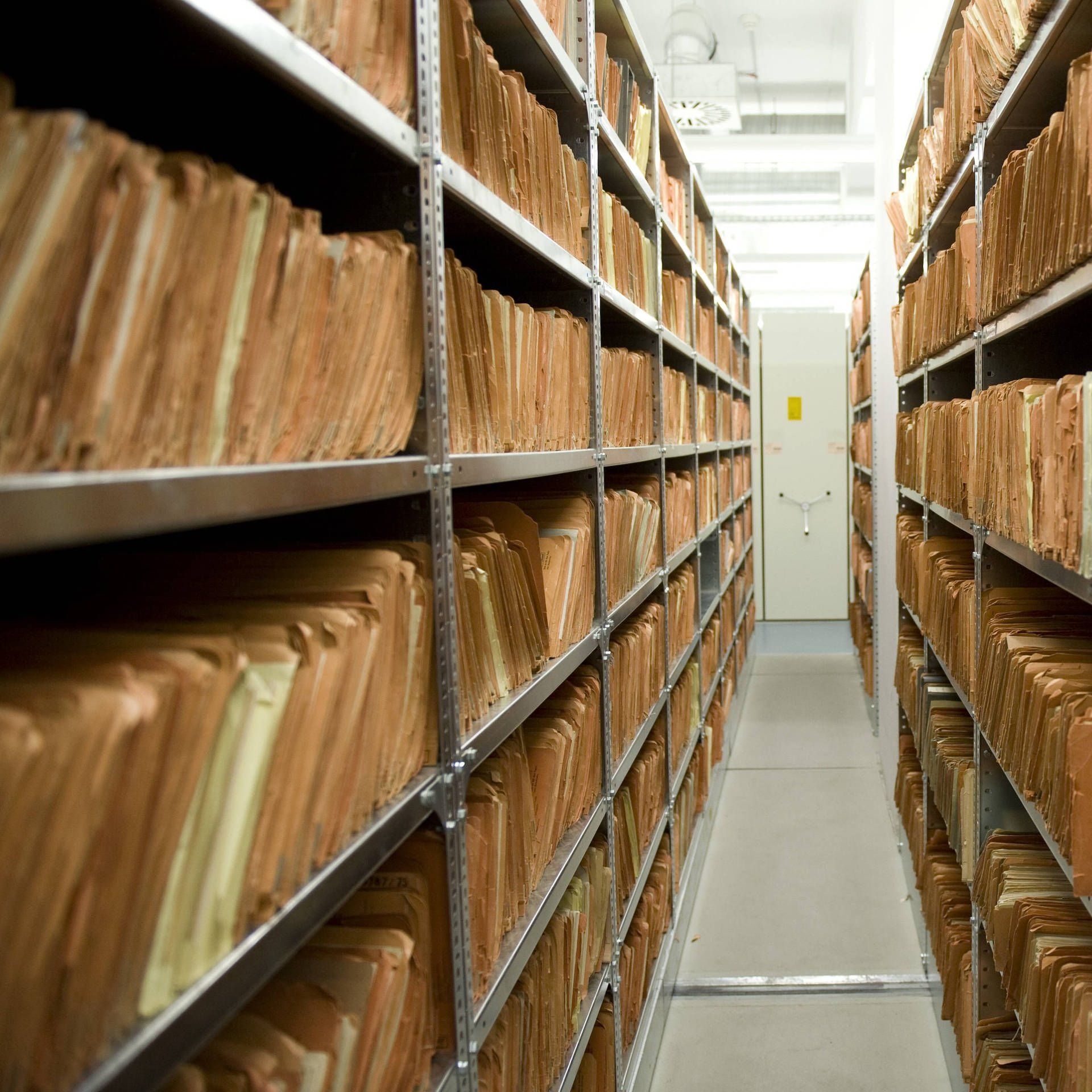 Stasi-Beamter warnt Betriebe vor westlicher Spionage | 23.8.1954