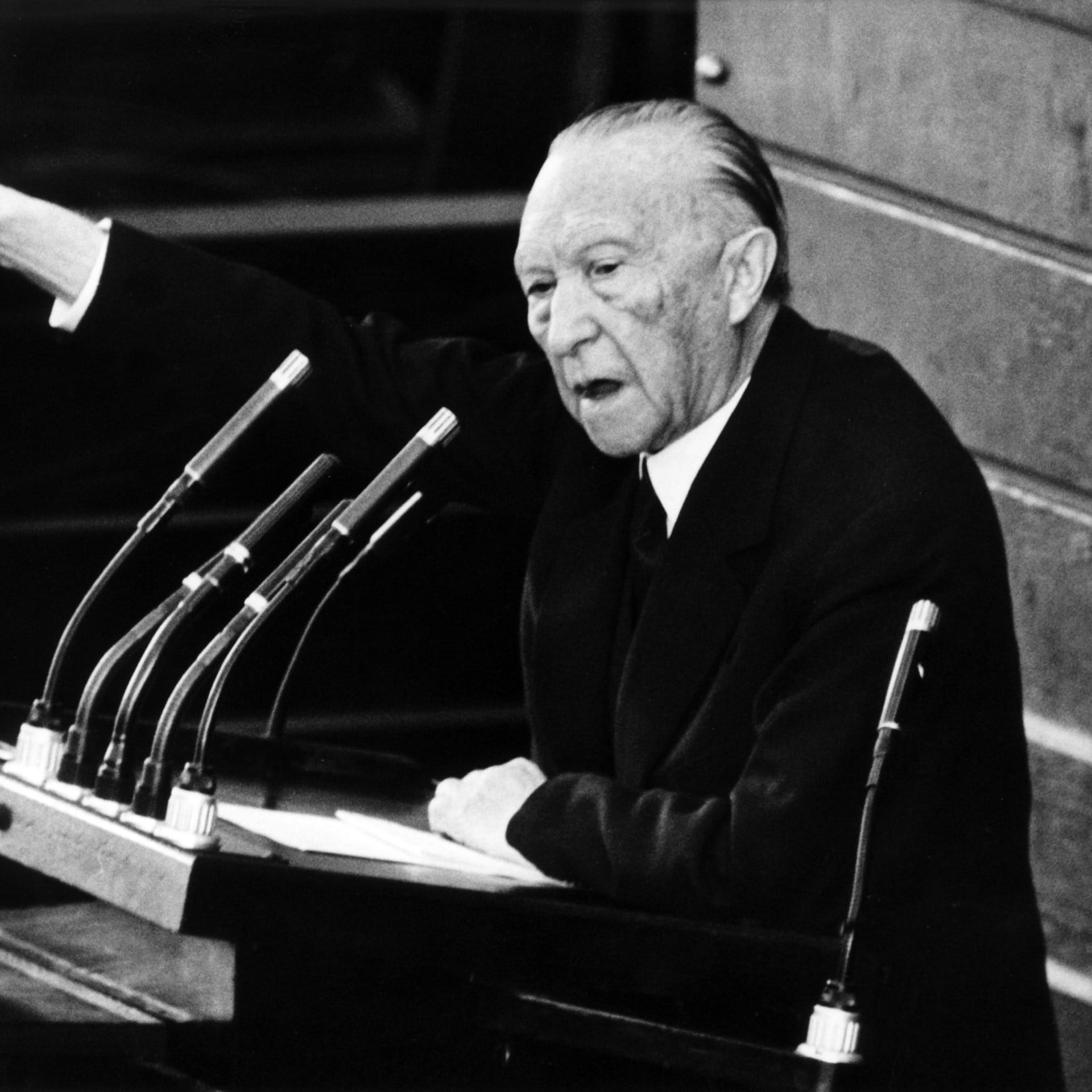 Konrad Adenauer sieht "Abgrund von Landesverrat" | 7.11.1962 | SPIEGEL-Affäre