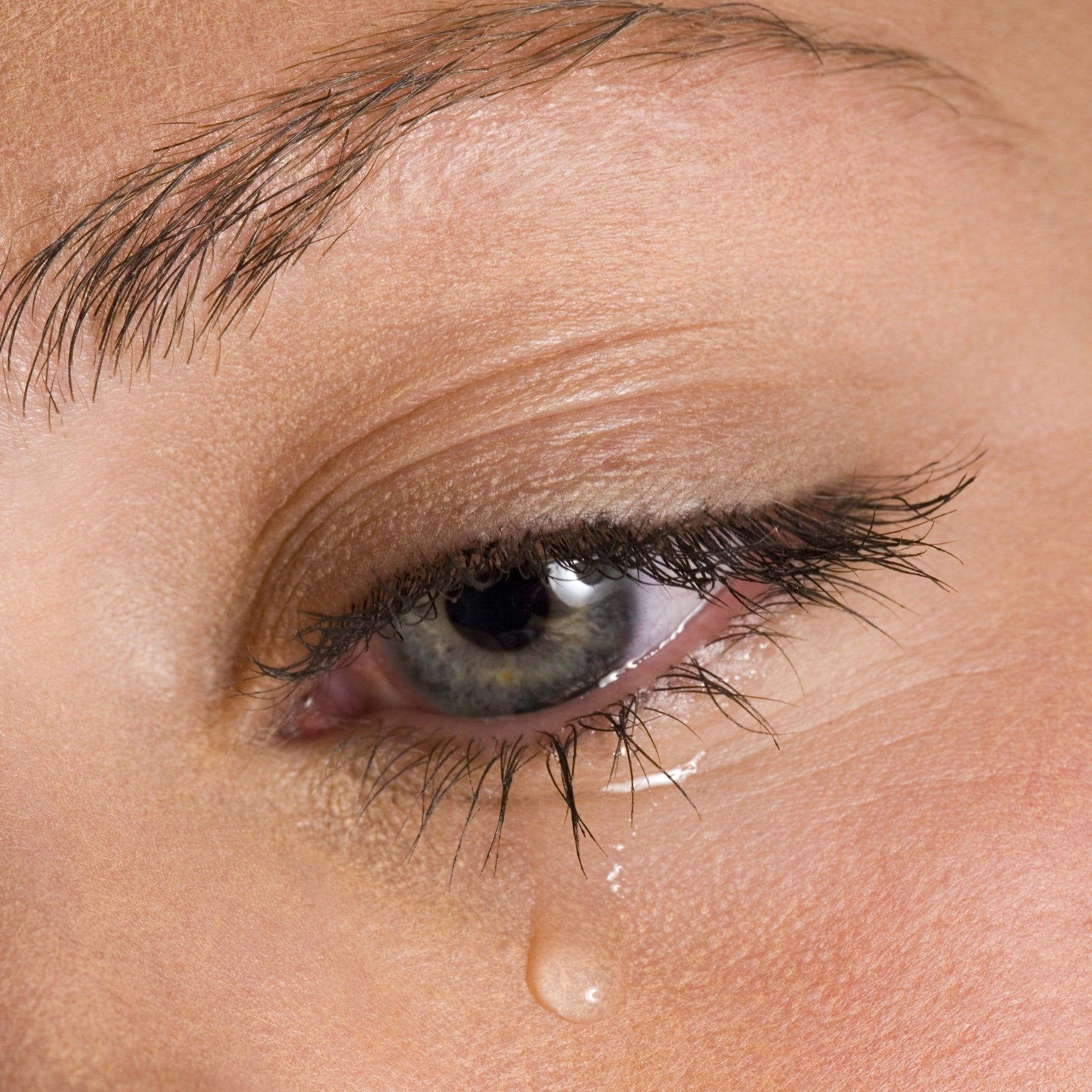 Meerwasser brennt in den Augen. Warum salzige Tränen nicht?