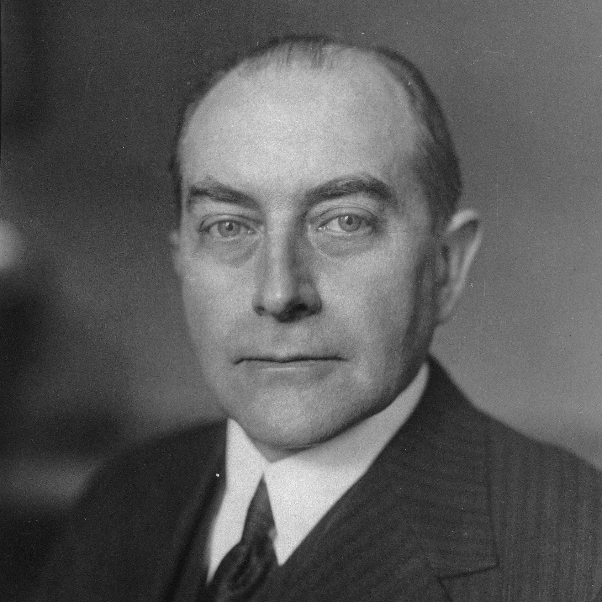 Reichsaußenminister Julius Curtius beklagt erdrückende Reparationsleistungen | 10.2.1931
