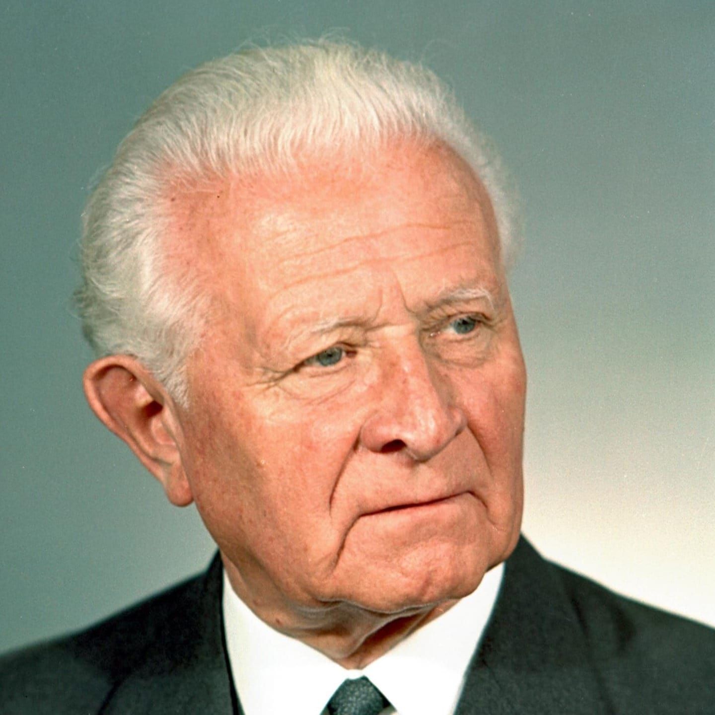 Geheimpolizei auf Prags Straßen, Präsident Svoboda reist nach Moskau | 23.8.1968