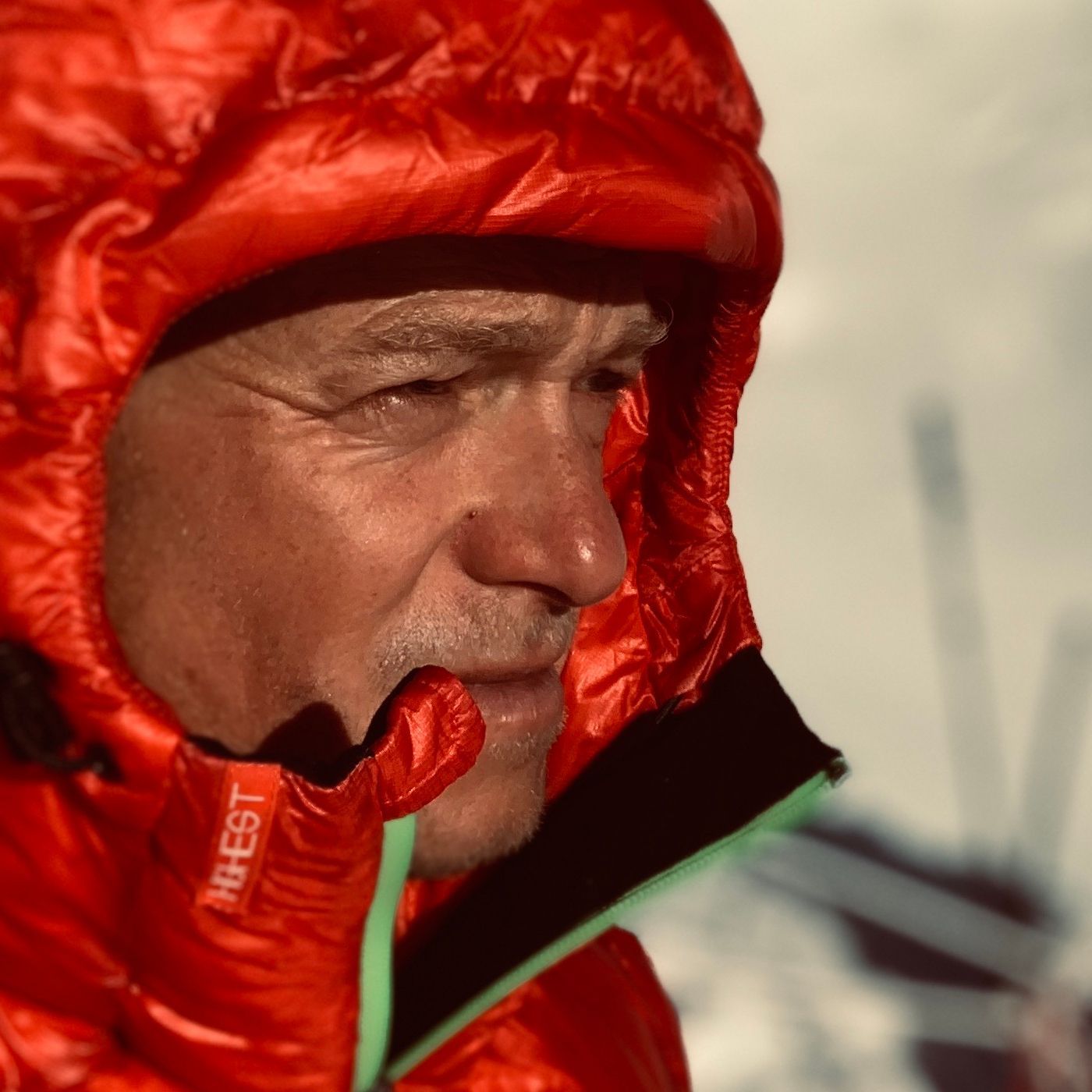 Max Berger fliegt von den höchsten Bergen der Erde