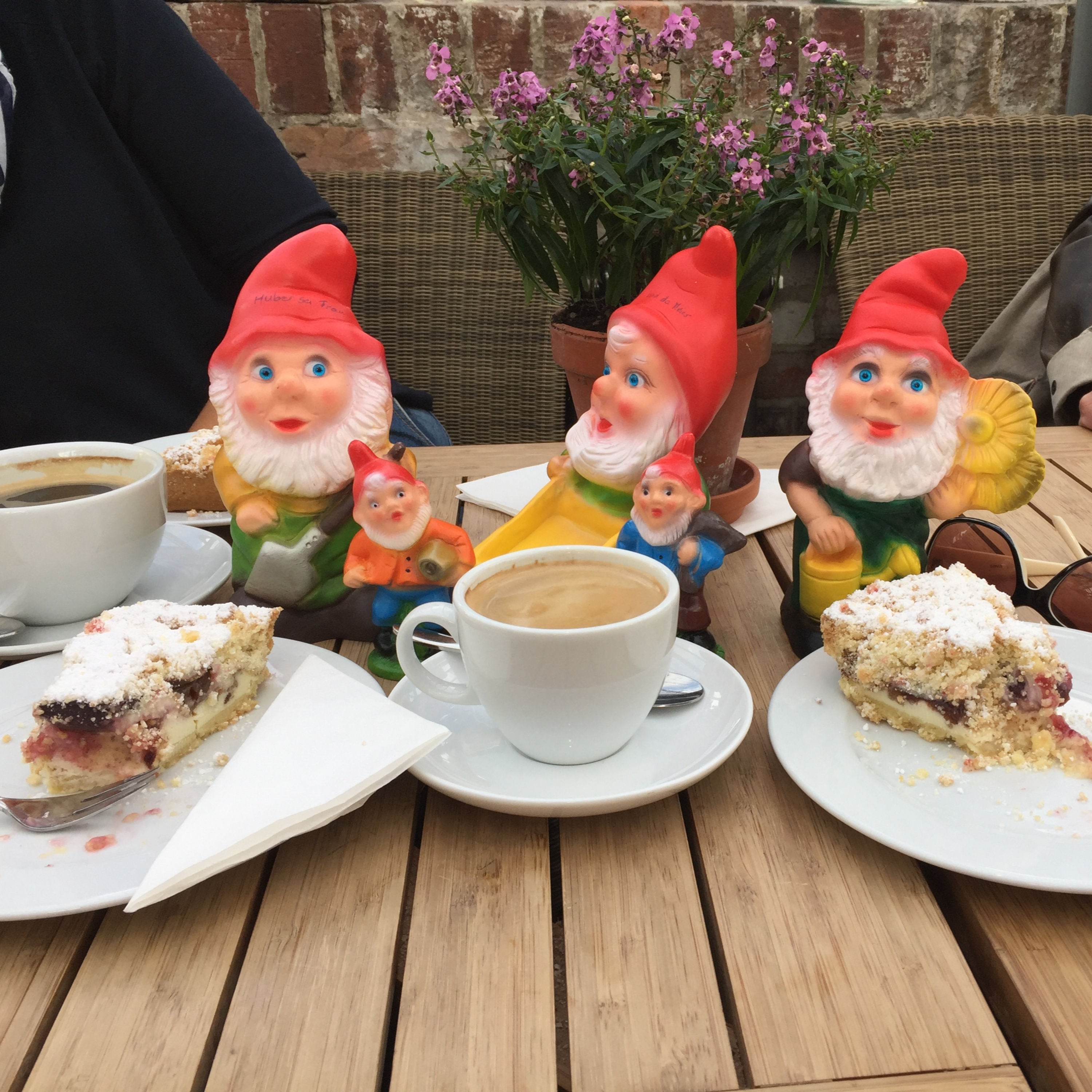 Welcher Zwerg steht denn da im Garten?