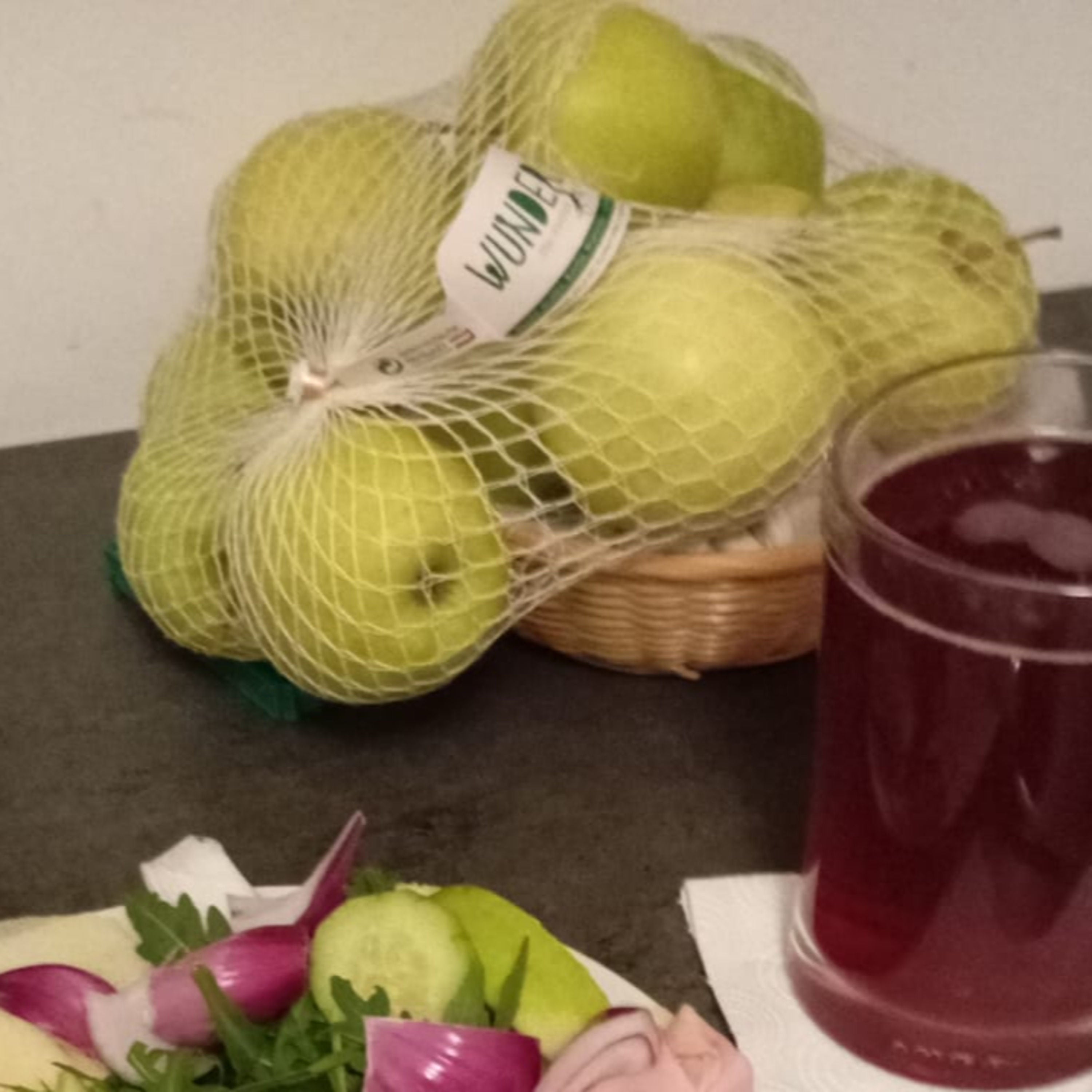 Wer ist der schönste im Land?Die Wachsschicht und der Apfel