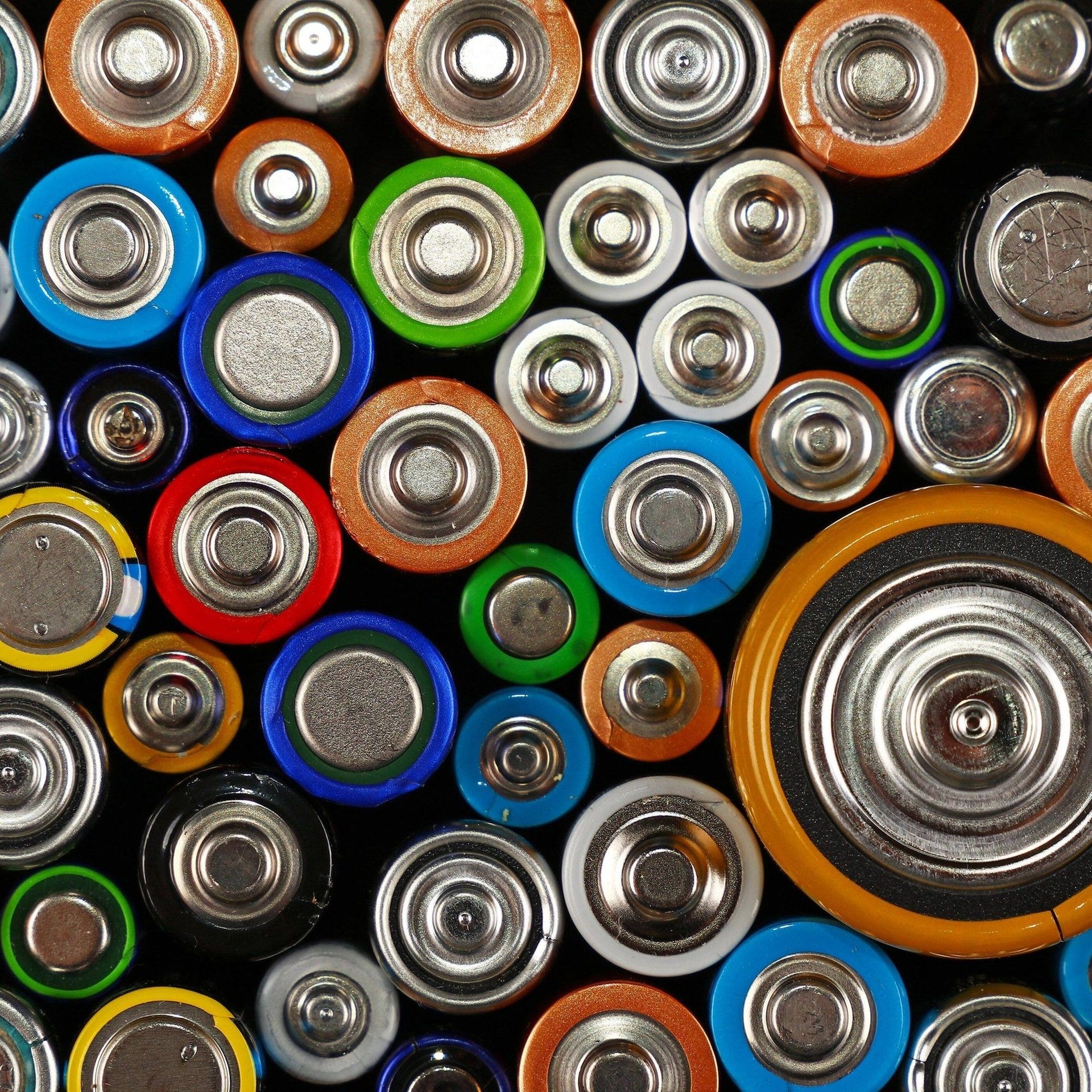Sind leere Batterien leichter als volle?