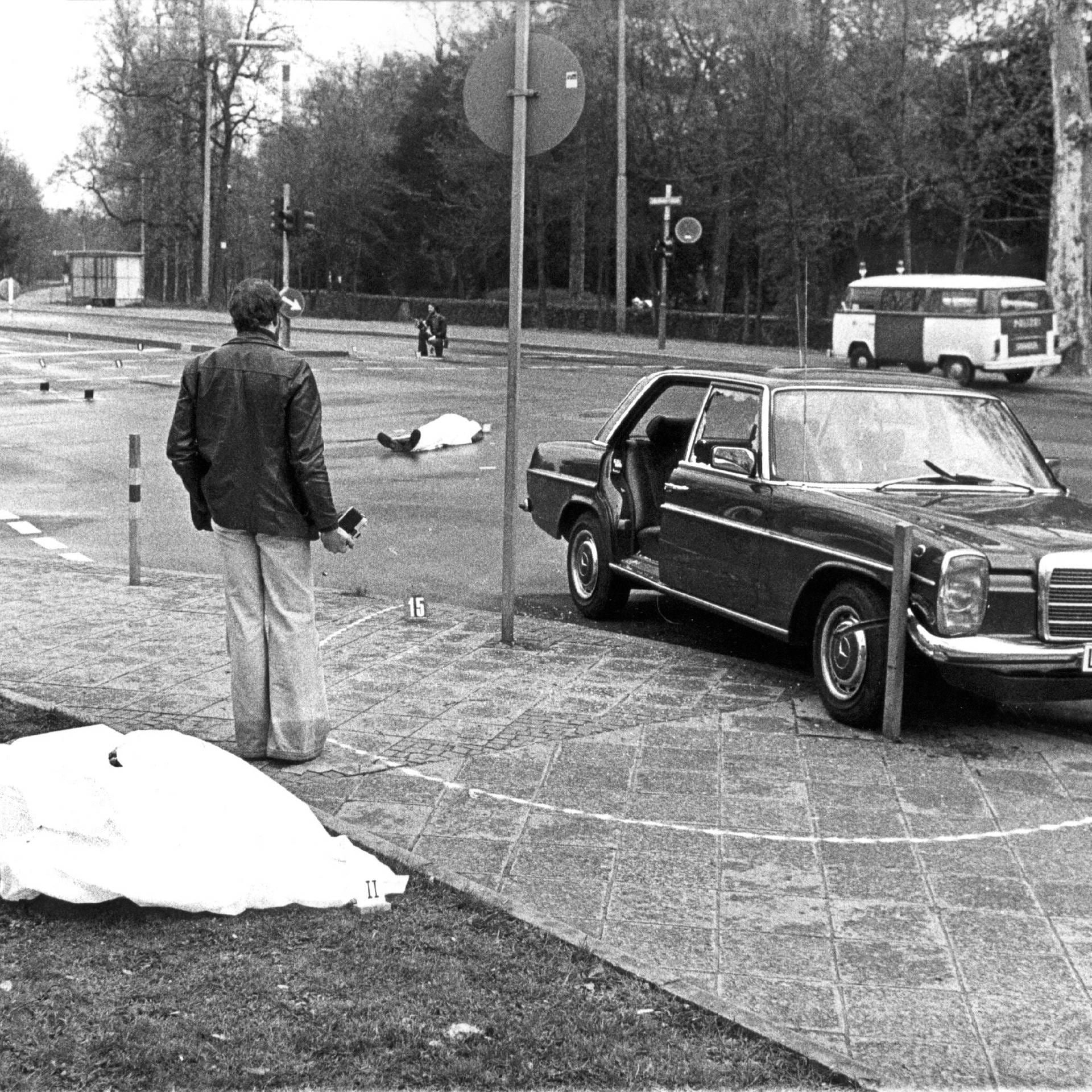 Die RAF und der Deutsche Herbst 1977: Höhepunkt der Terrorwelle (2/2) | Archivradio-Gespräch | 1977