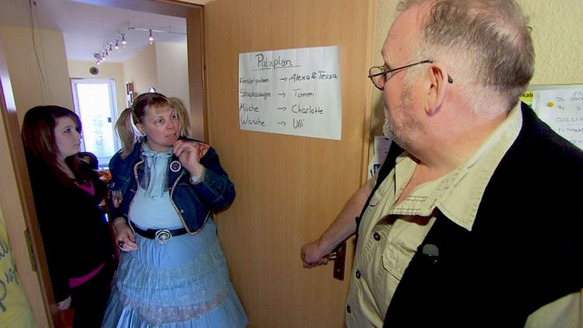 Patchwork-Mutter drangsaliert Mann und dessen Kinder