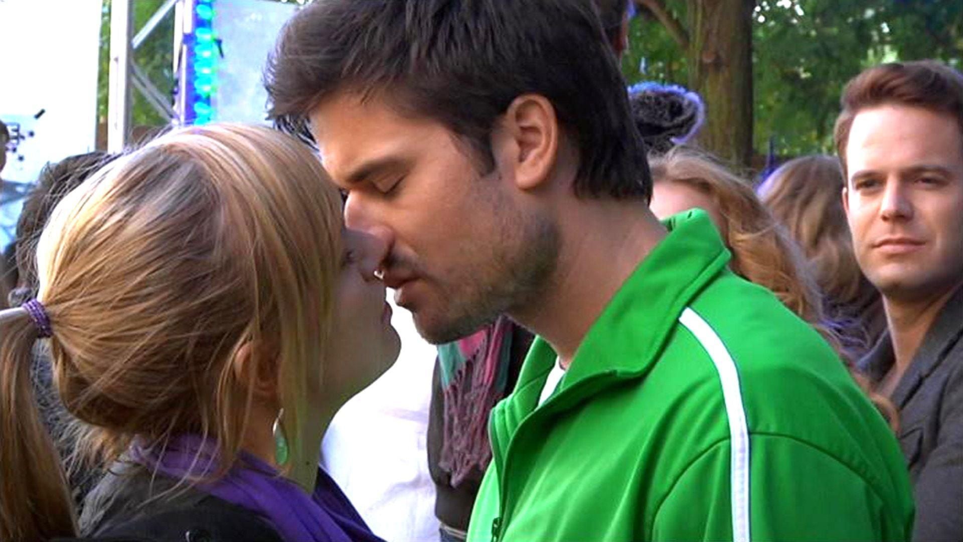Anna und Paco genießen ihr Liebesglück
