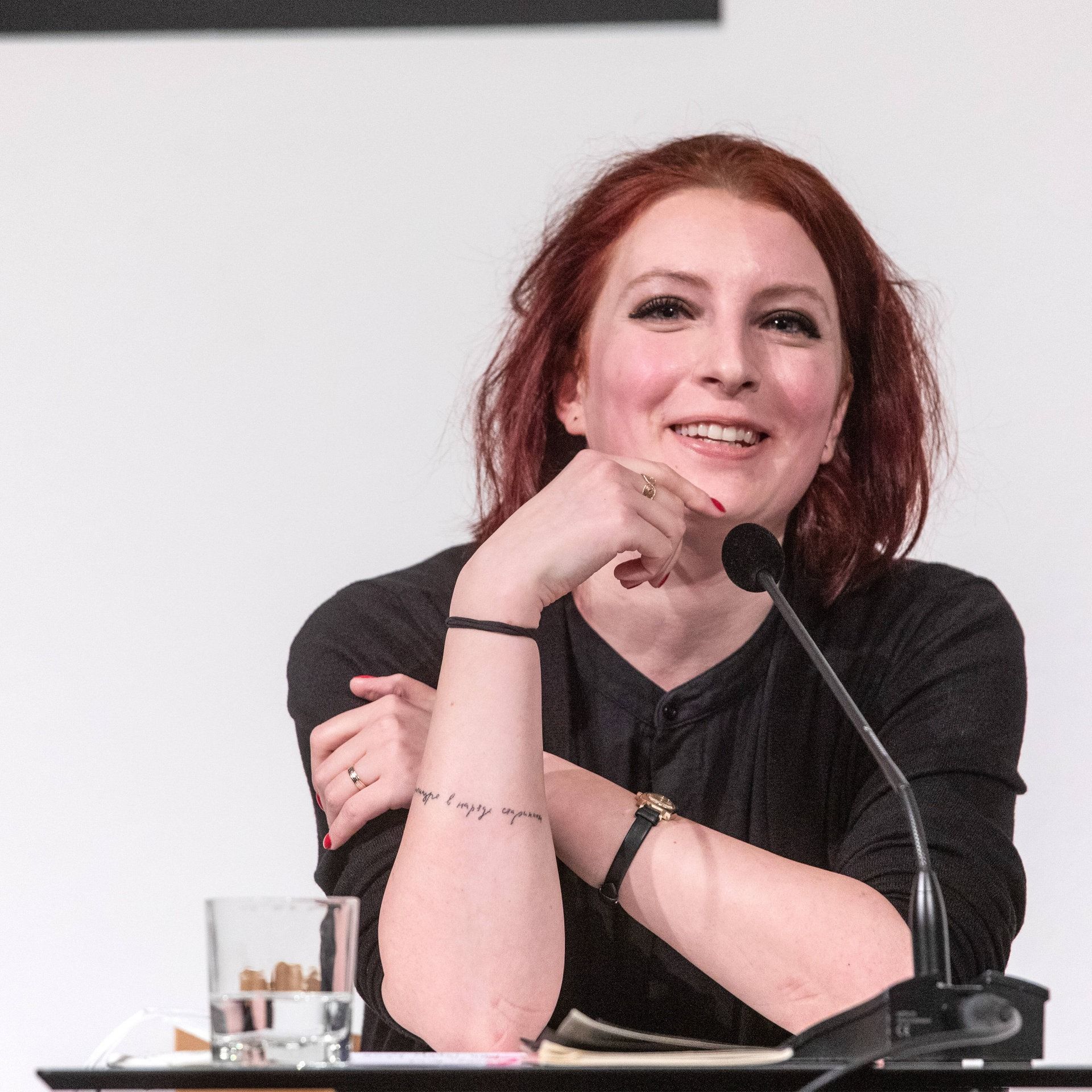 „Es fühlt sich oft nach einem Gefängnis an“: Slata Roschal über Aufenthaltsstipendien