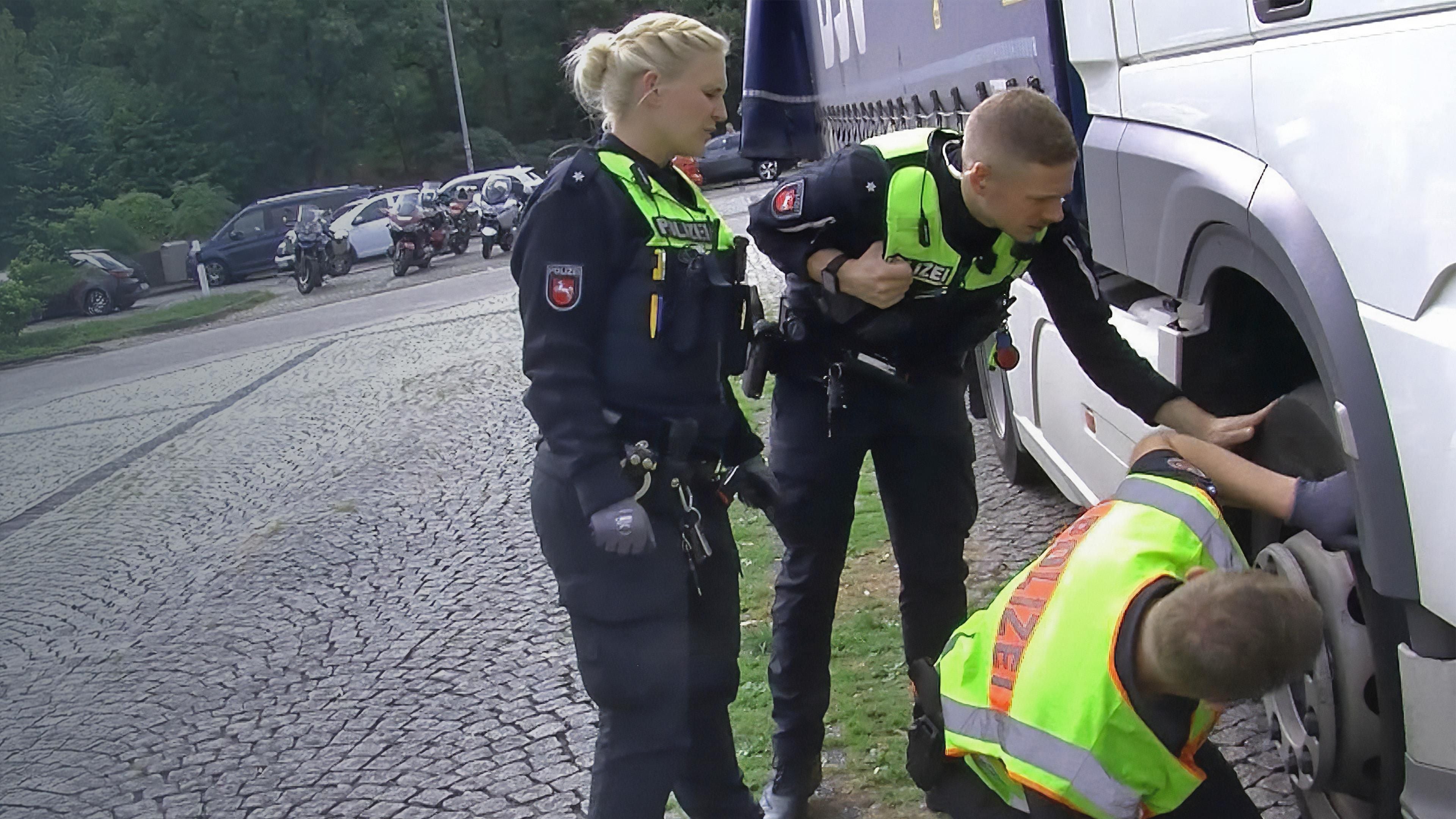 LKW-Kontrolle XXL - Im Einsatz mit der Autobahnpolizei