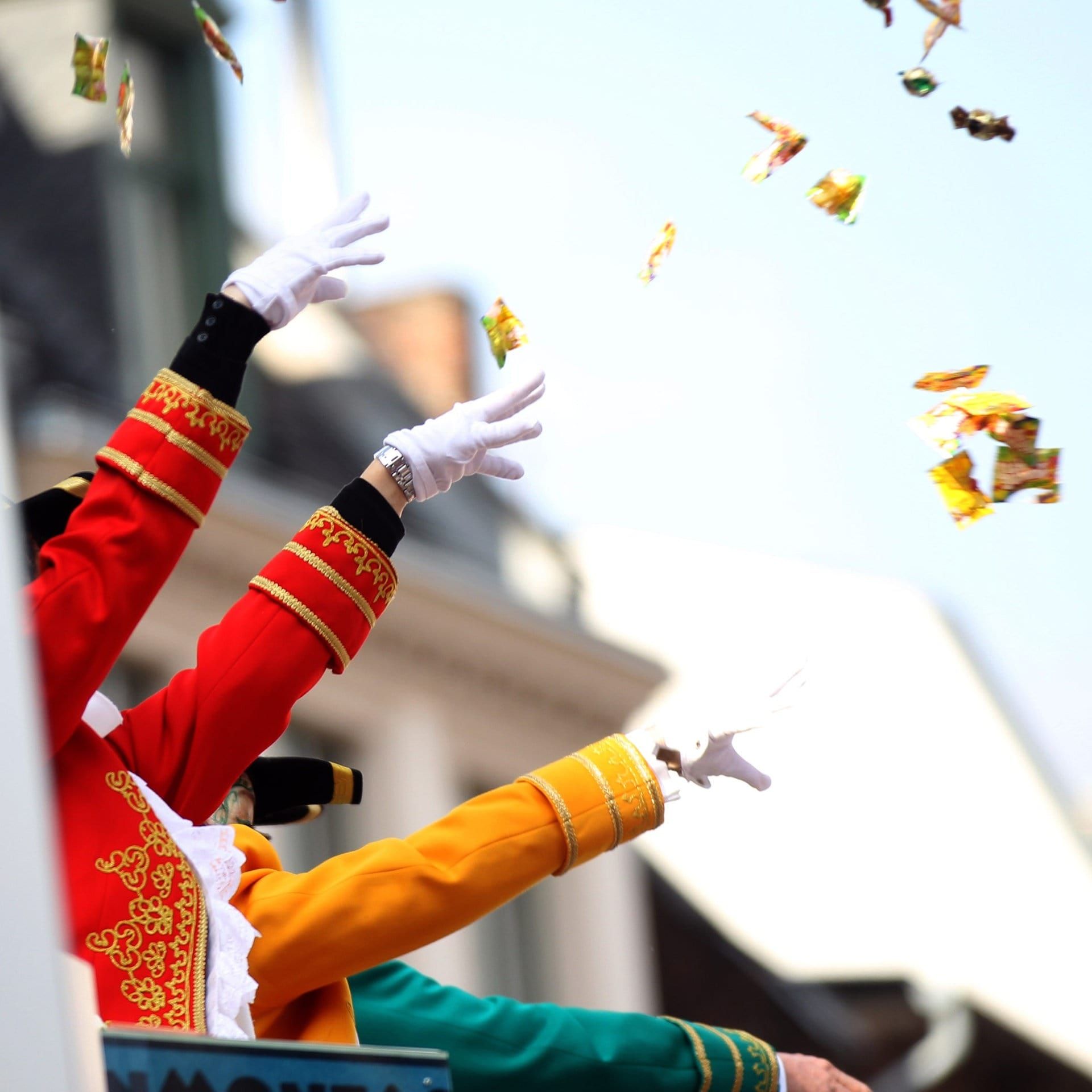 10.2.1823: Der erste Rosenmontagszug zieht durch Köln