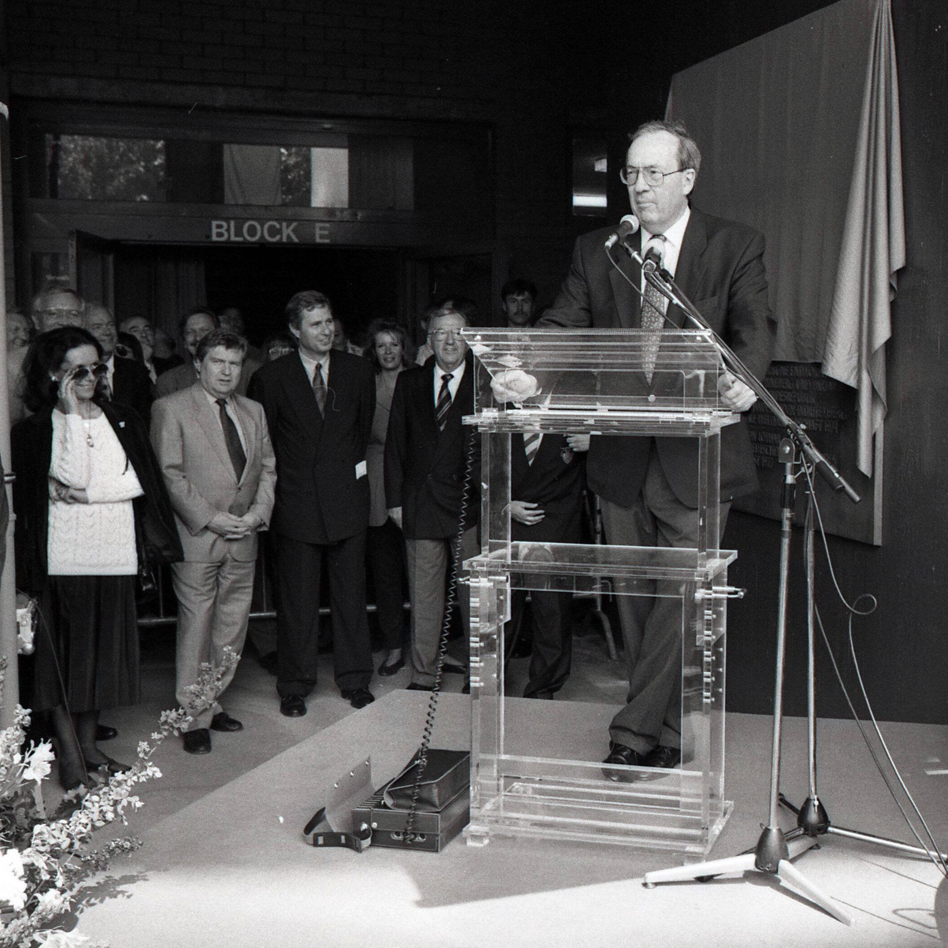 01.04.1993: Manfred Rommel soll Bundes-Kulturminister werden