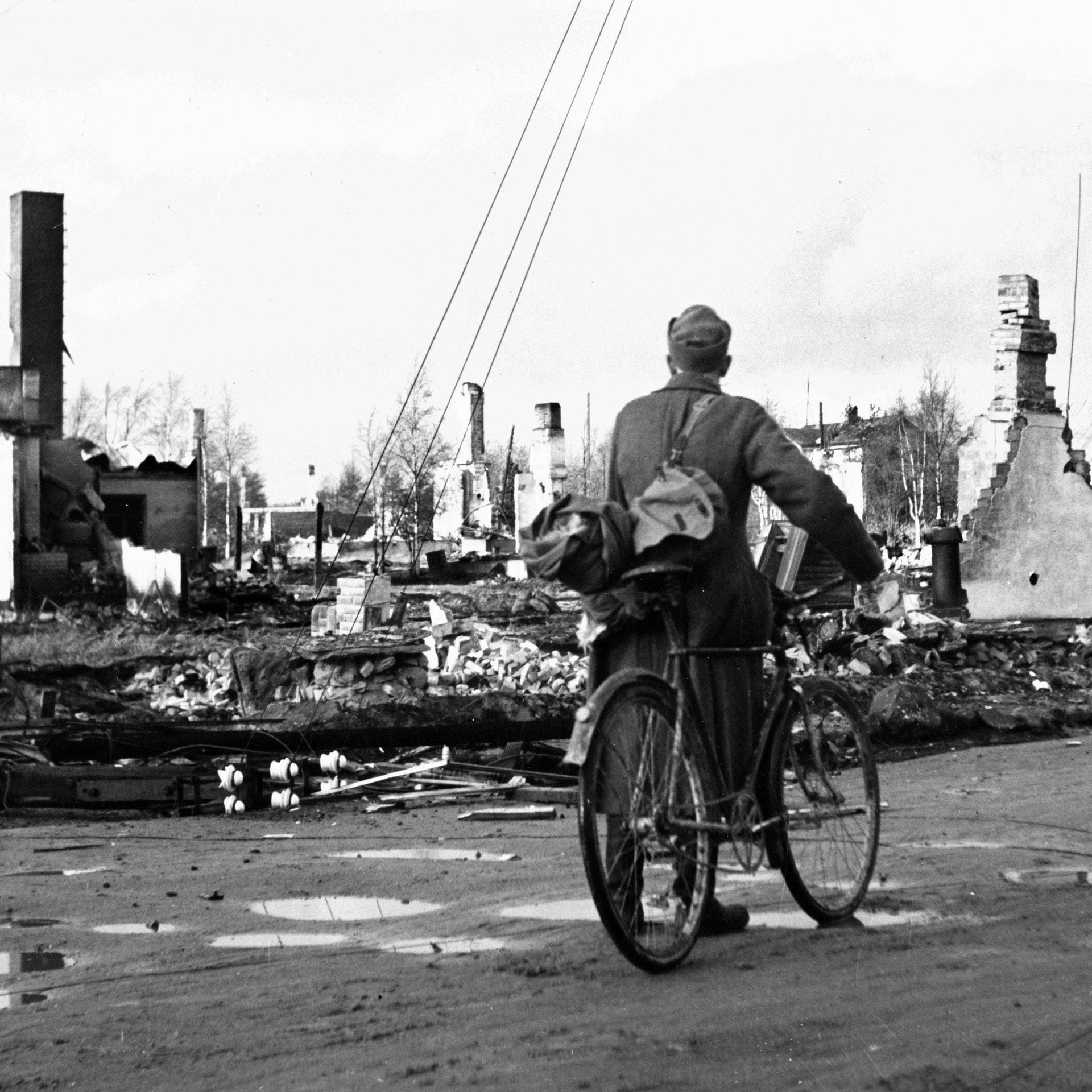11.10.1944: Die deutsche Wehrmacht zerstört Rovaniemi
