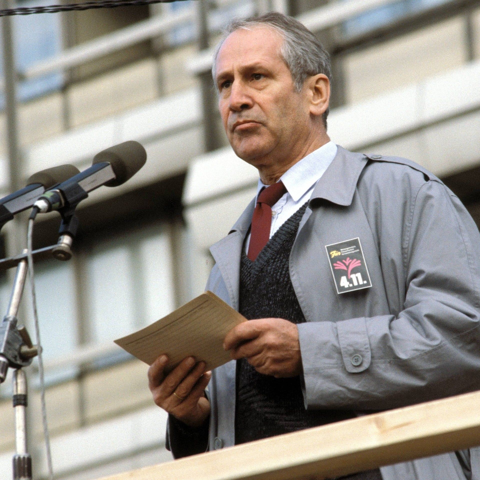 Spionagechef Markus Wolf fordert Erneuerung der DDR | 4.11.1989