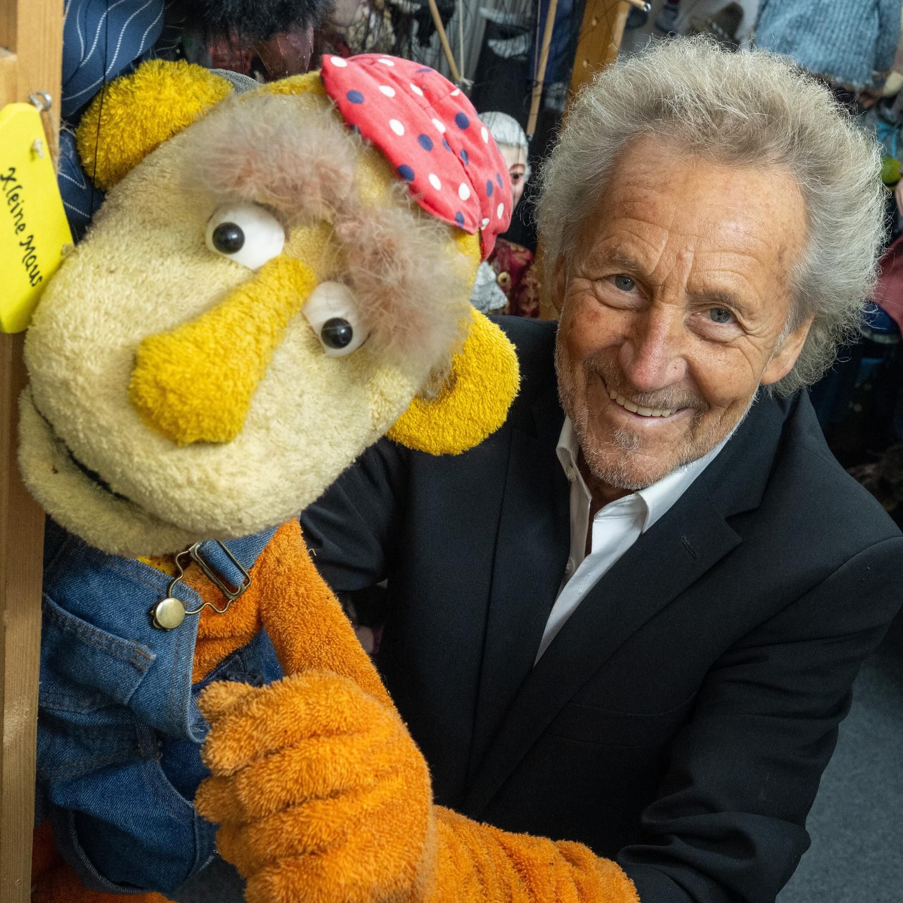Siegfried Böhmke, Intendant Marionettentheater: sein erstes Theater brannte ab