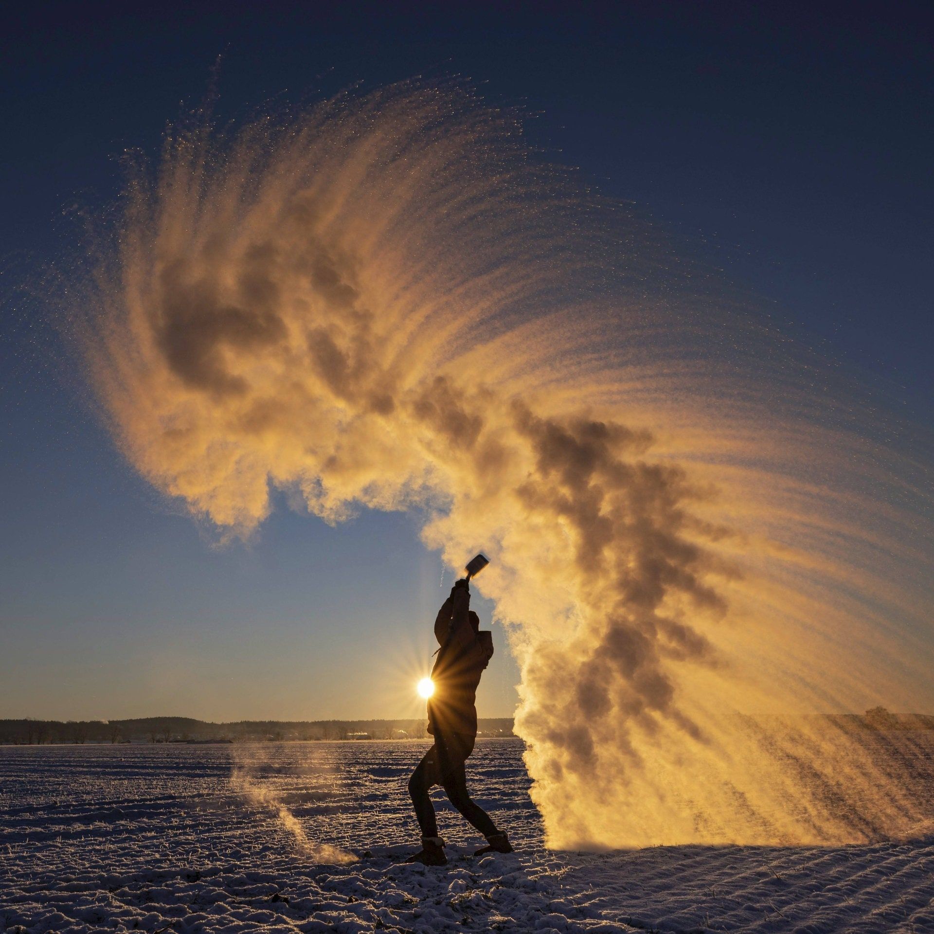 Gefriert warmes Wasser schneller als kaltes?