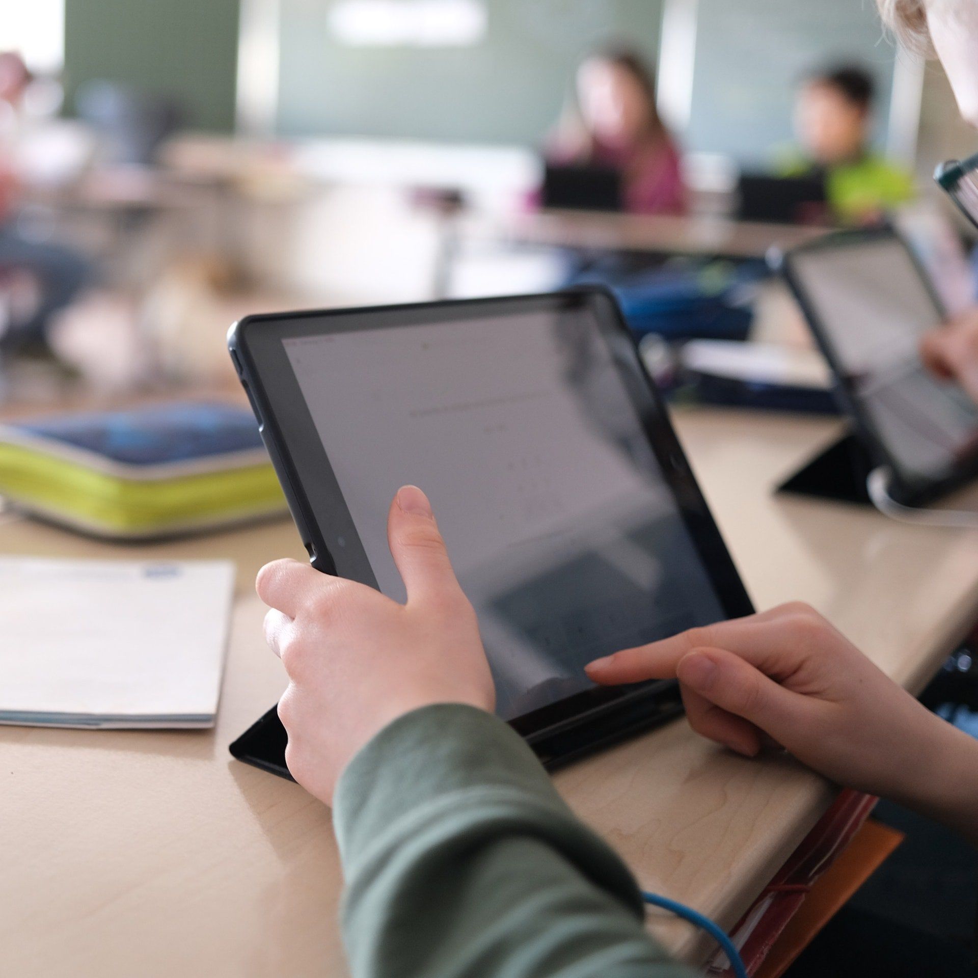 KI im Klassenzimmer – Rettet Künstliche Intelligenz das Schulsystem?