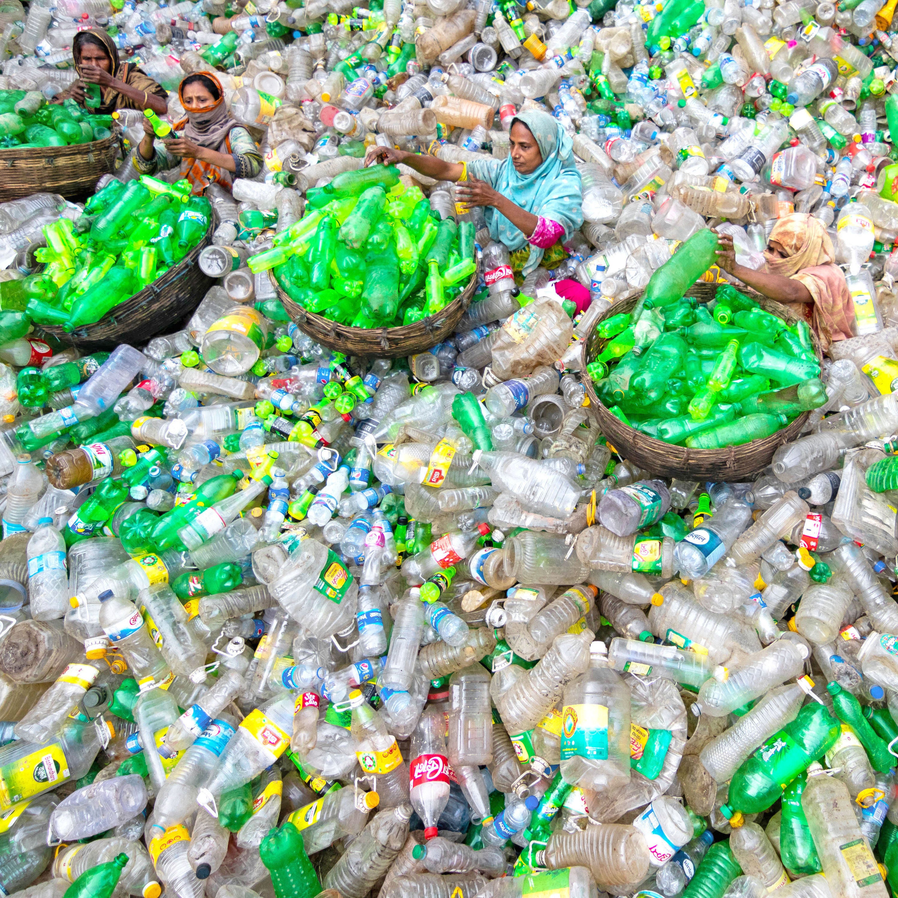 Von der Müllhalde zur Autobahn: Ecopals stellt Asphalt aus Plastikmüll her