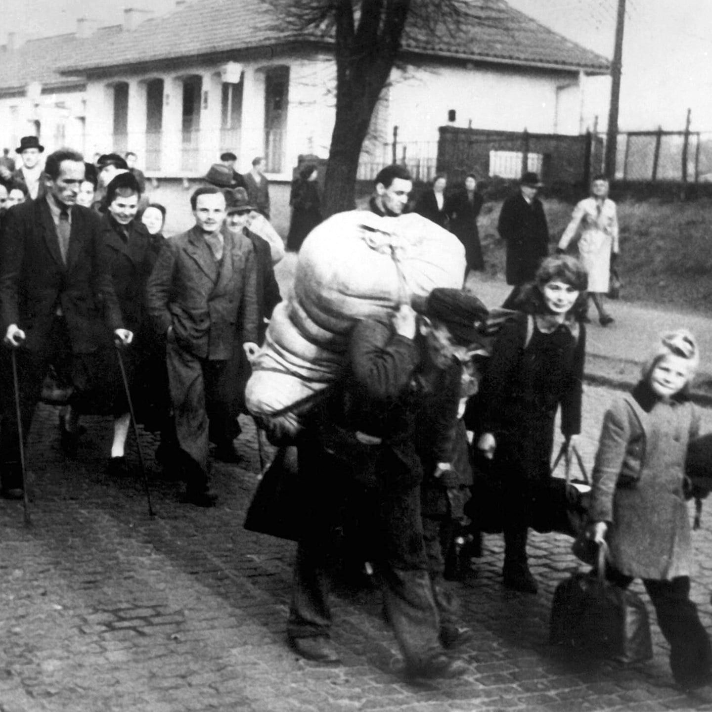 DDR-Flüchtlinge im Grenzdurchgangslager Gießen | Juli 1950