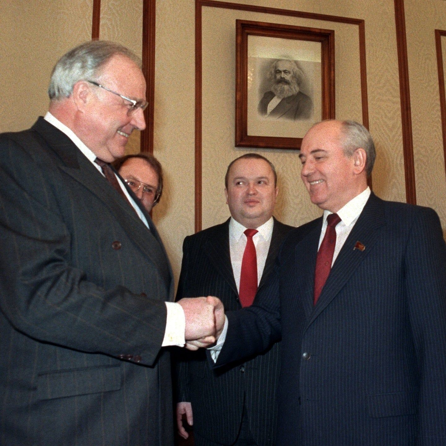 11.02.1990: Helmut Kohl kehrt aus Moskau zurück