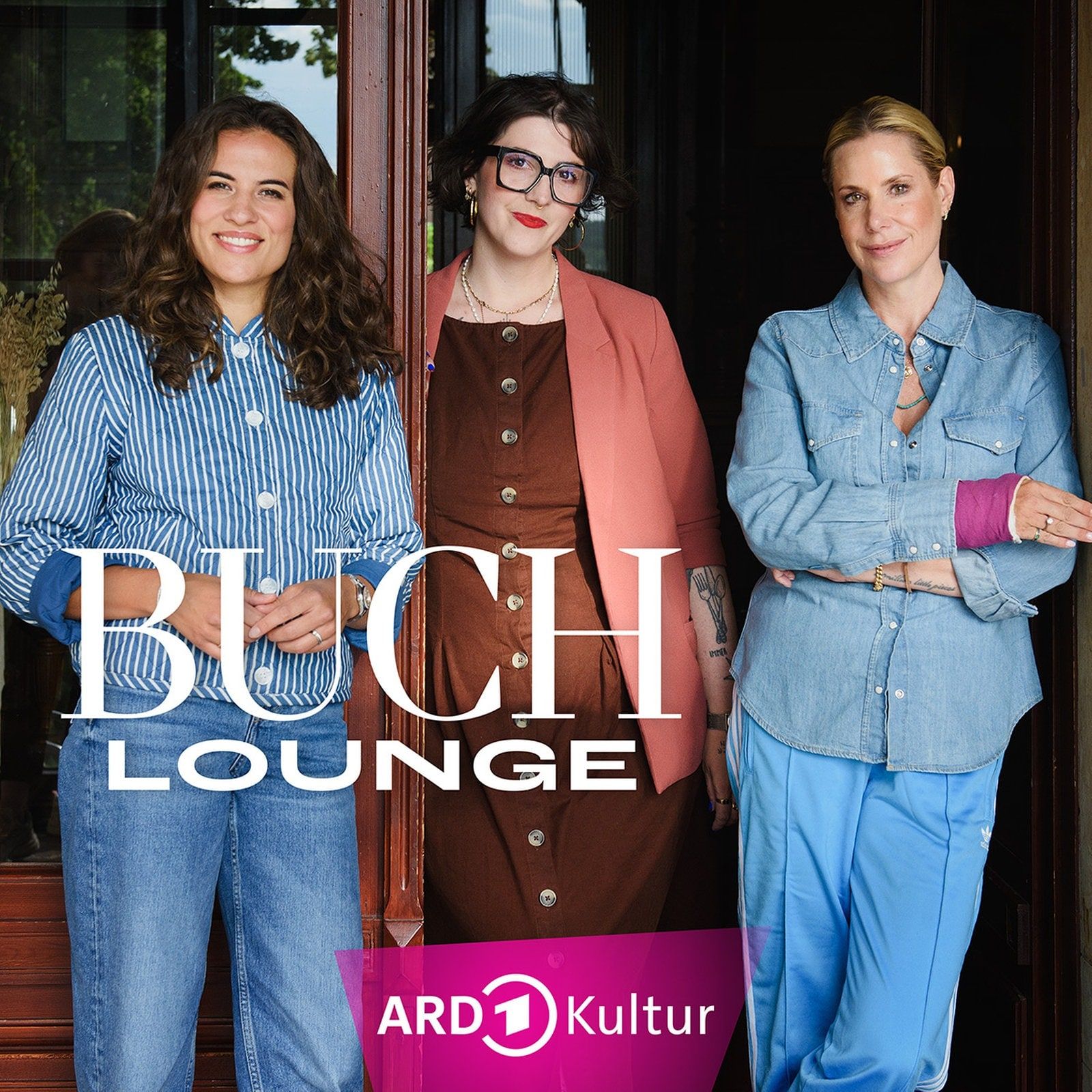 Jaqueline Scheiber und Anika Decker bei Mona Ameziane zu Gast in der Buch-Lounge in Berlin