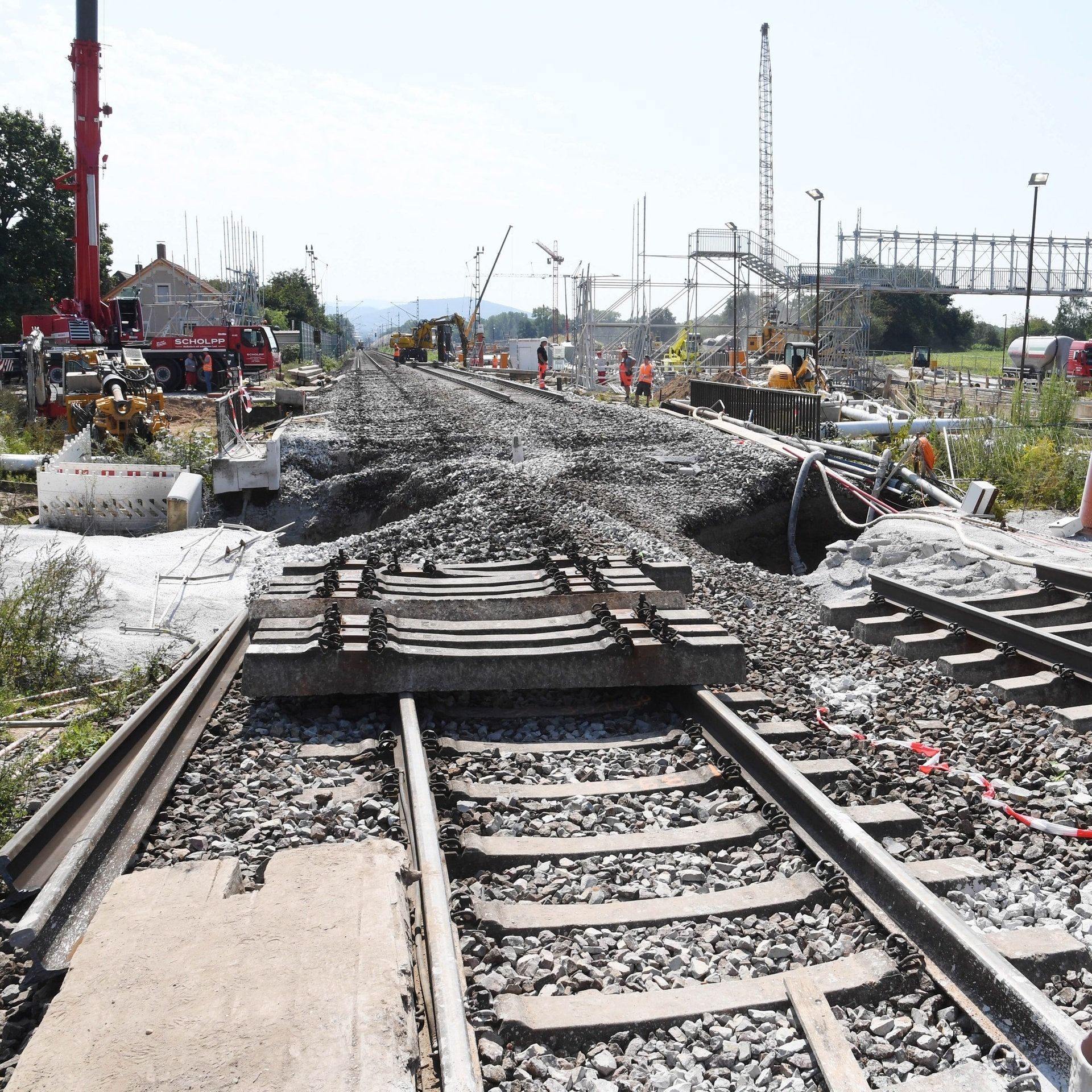 Tunnel-Desaster bei Rastatt – Monatelange Vollsperrung der Rheintalbahn | 12. bis 21.8.2017