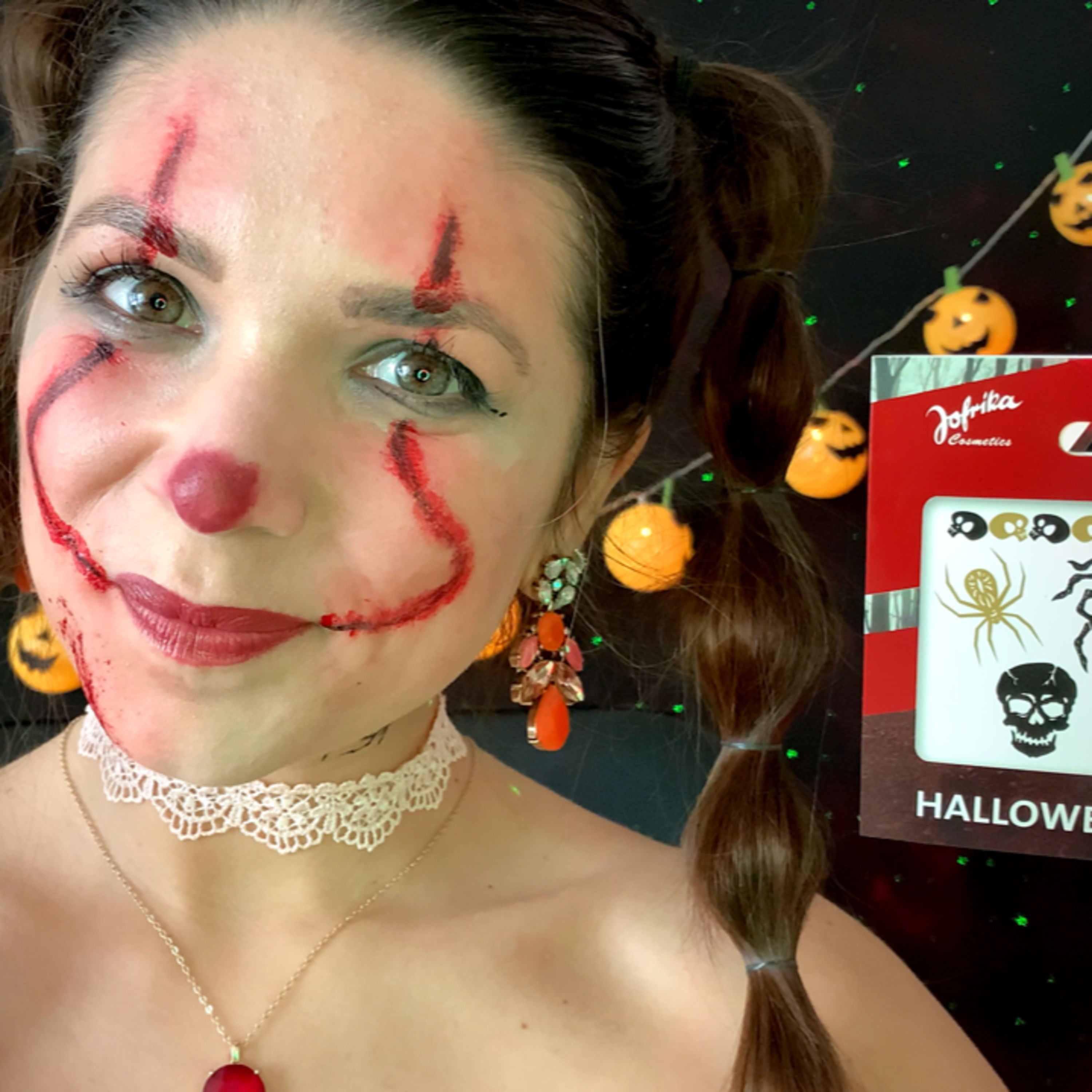 ASMR Doing Your Halloween Makeup 🍭🤡 (RP, Personal Attention, German/Deutsch)