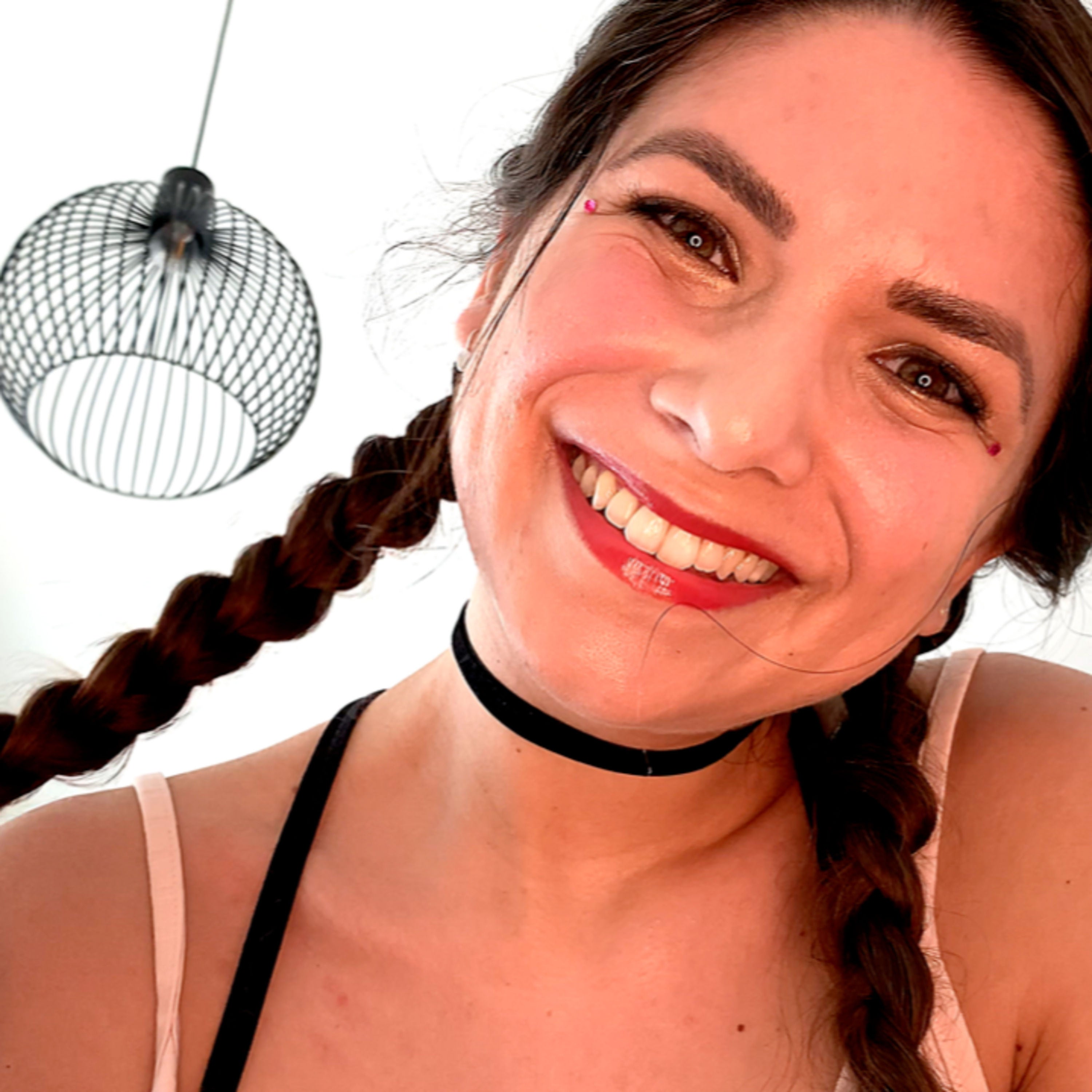 ASMR My 1st ASMR in German - BFF Does Your Makeup in Bed (RP, Personal Attention, ASMRDeutsch)
