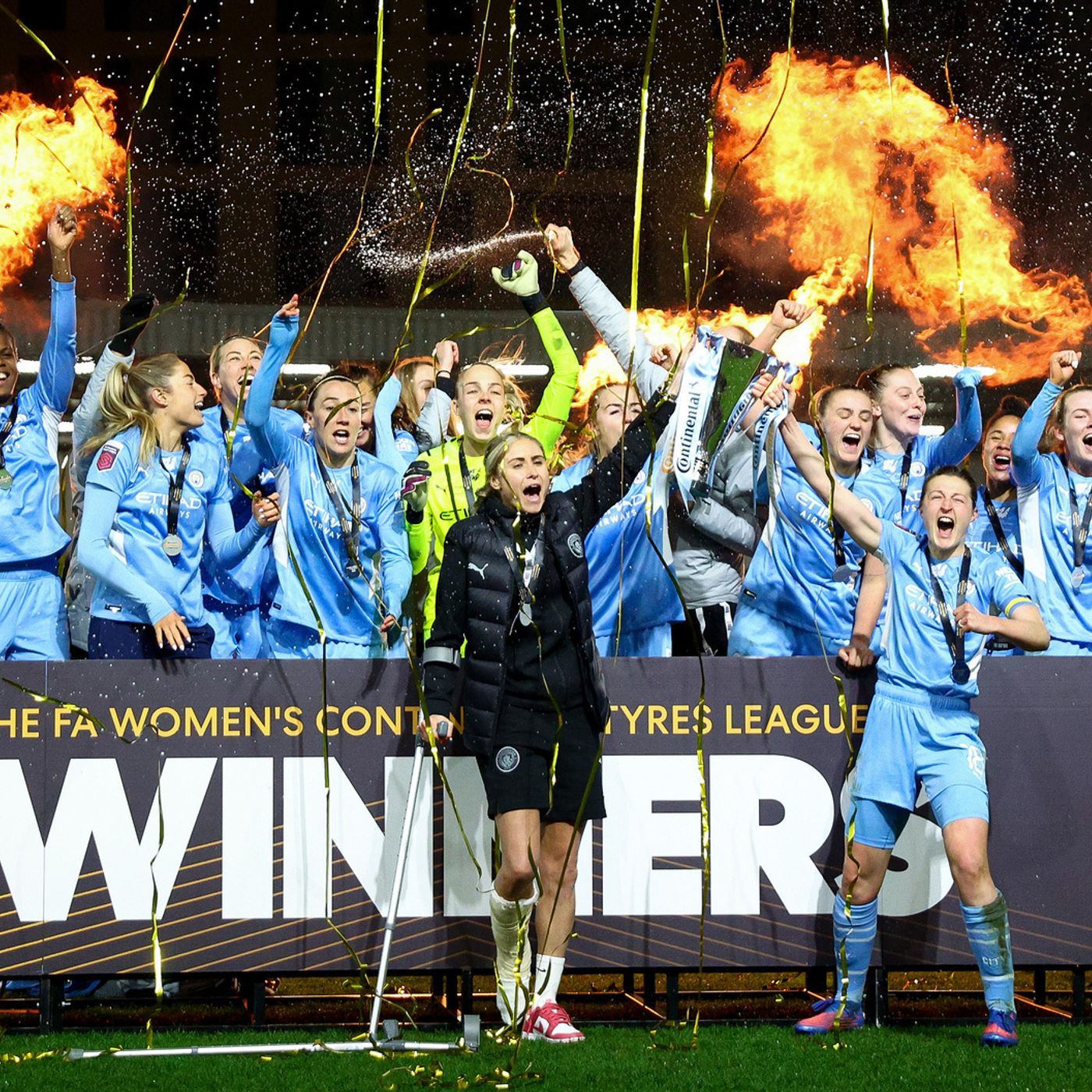 S1 Ep335: Silverware for Man City, Lionesses chat and the re-rise of Wolfsburg